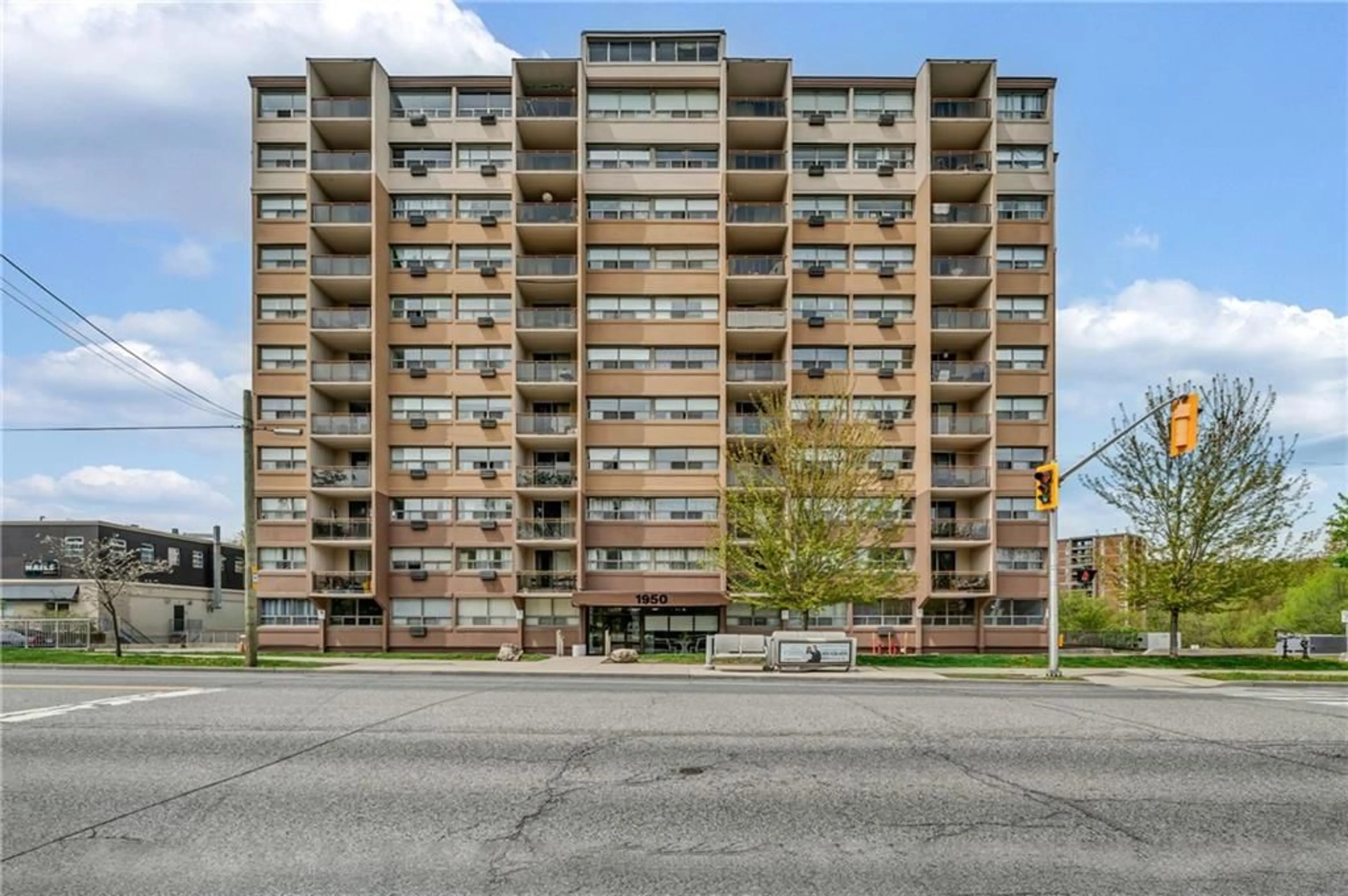 A pic from exterior of the house or condo for 1950 MAIN St #102, Hamilton Ontario L8S 4M9