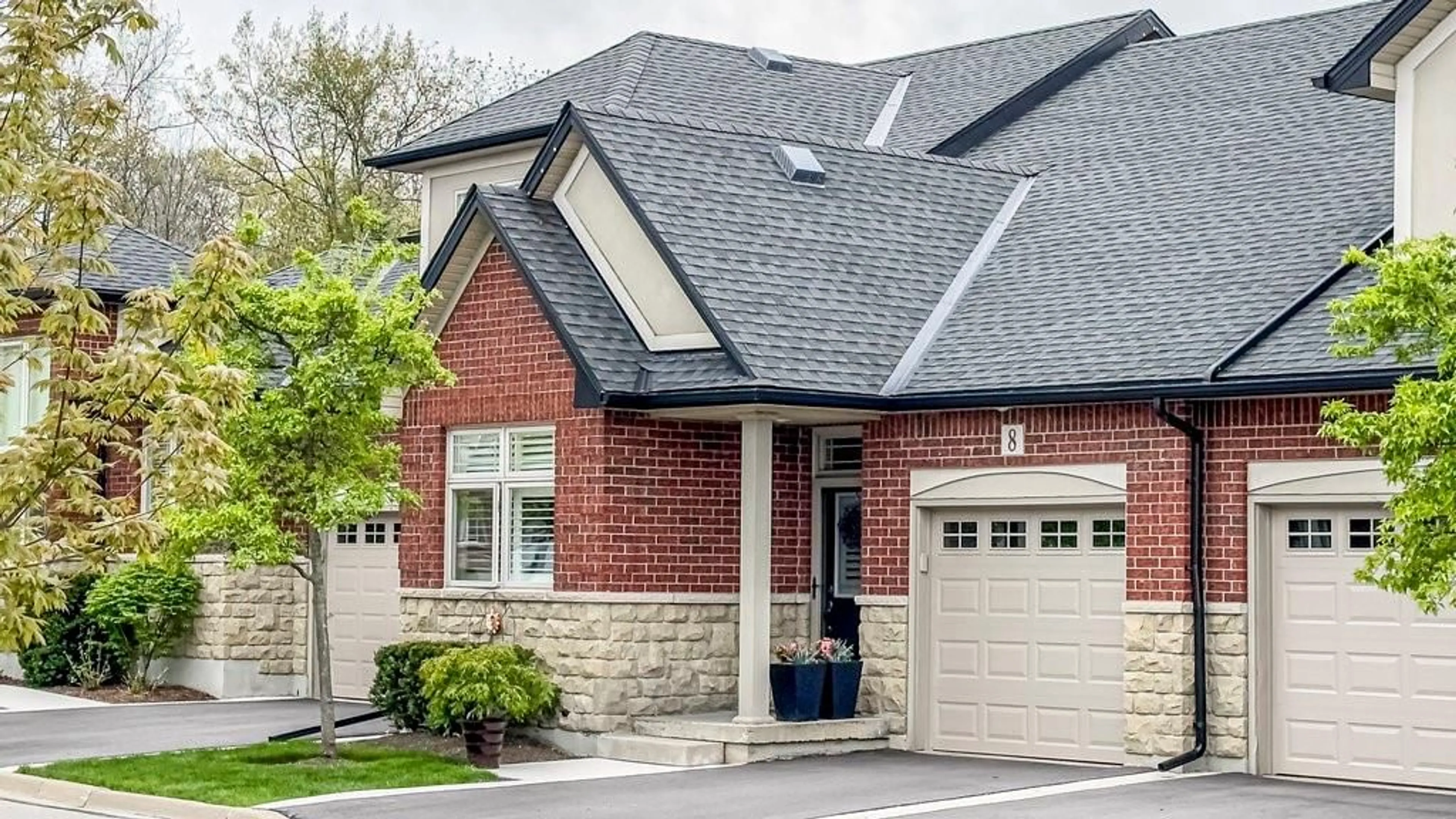 Home with brick exterior material for 8 CARMICHAEL Trail, Ancaster Ontario L9K 0A1