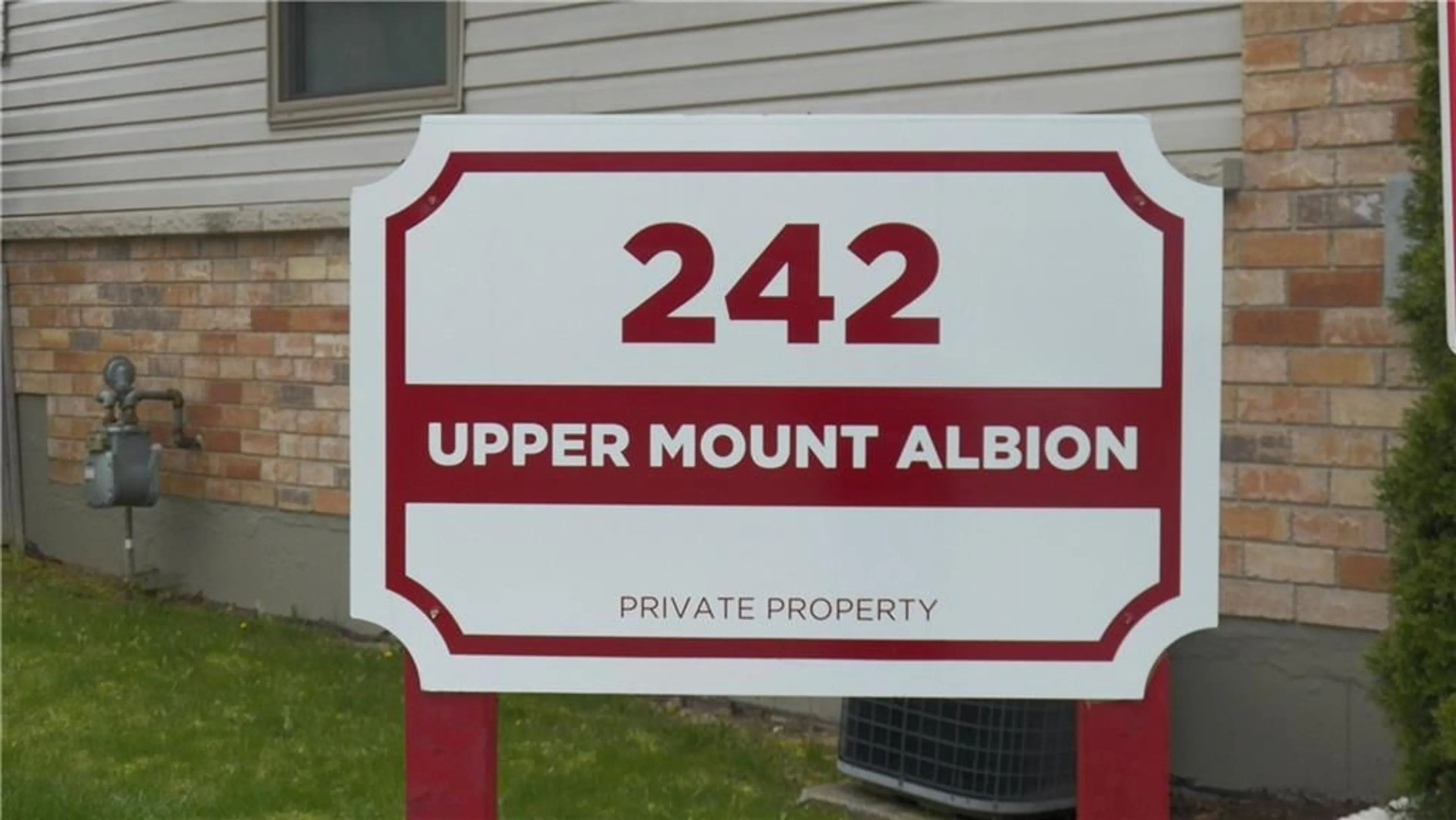 A pic from exterior of the house or condo for 242 Upper Mount Albion Rd #25, Stoney Creek Ontario L8J 0B1