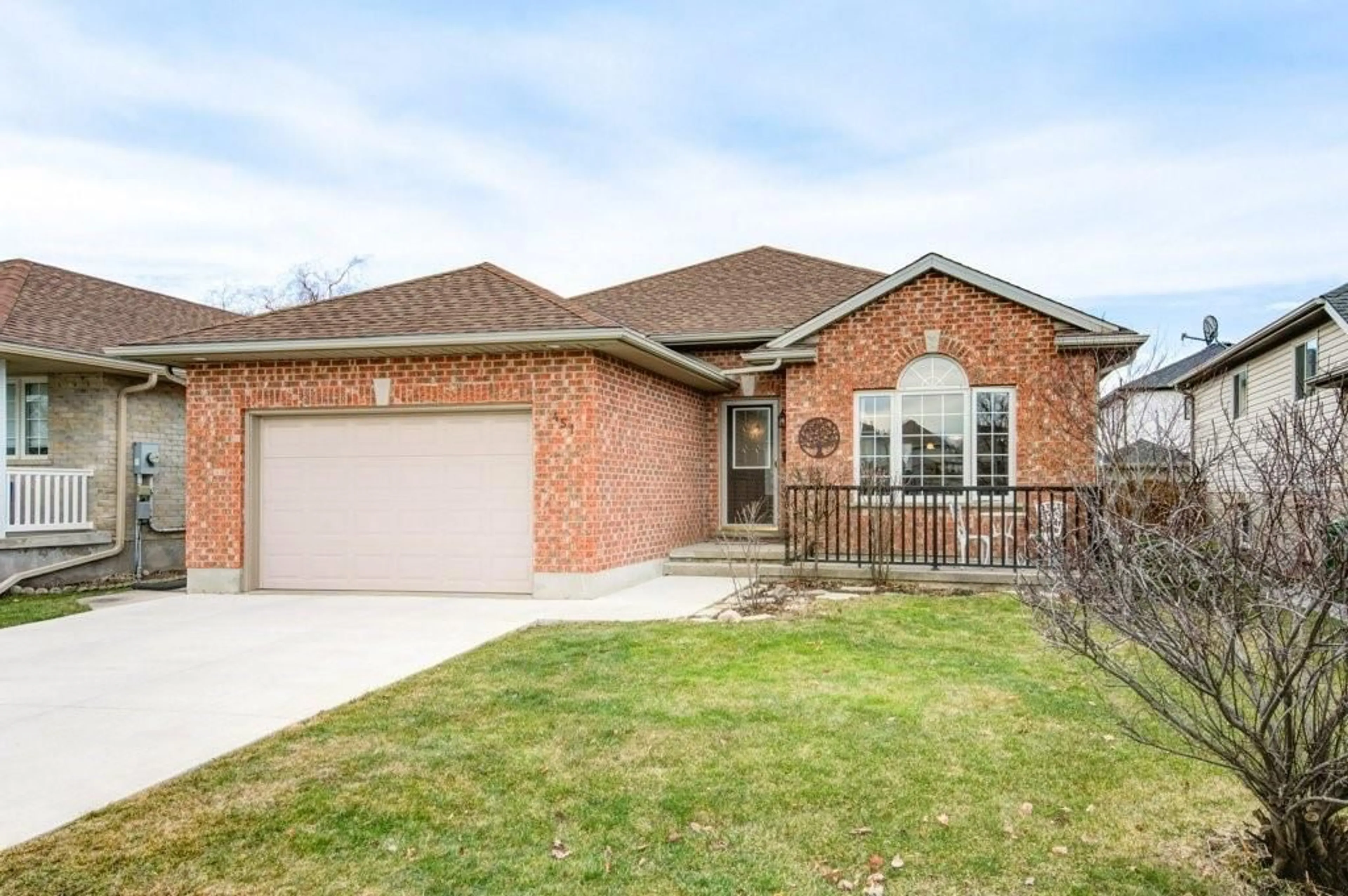 Home with brick exterior material for 451 Highview Dr, St. Thomas Ontario N5R 6H3
