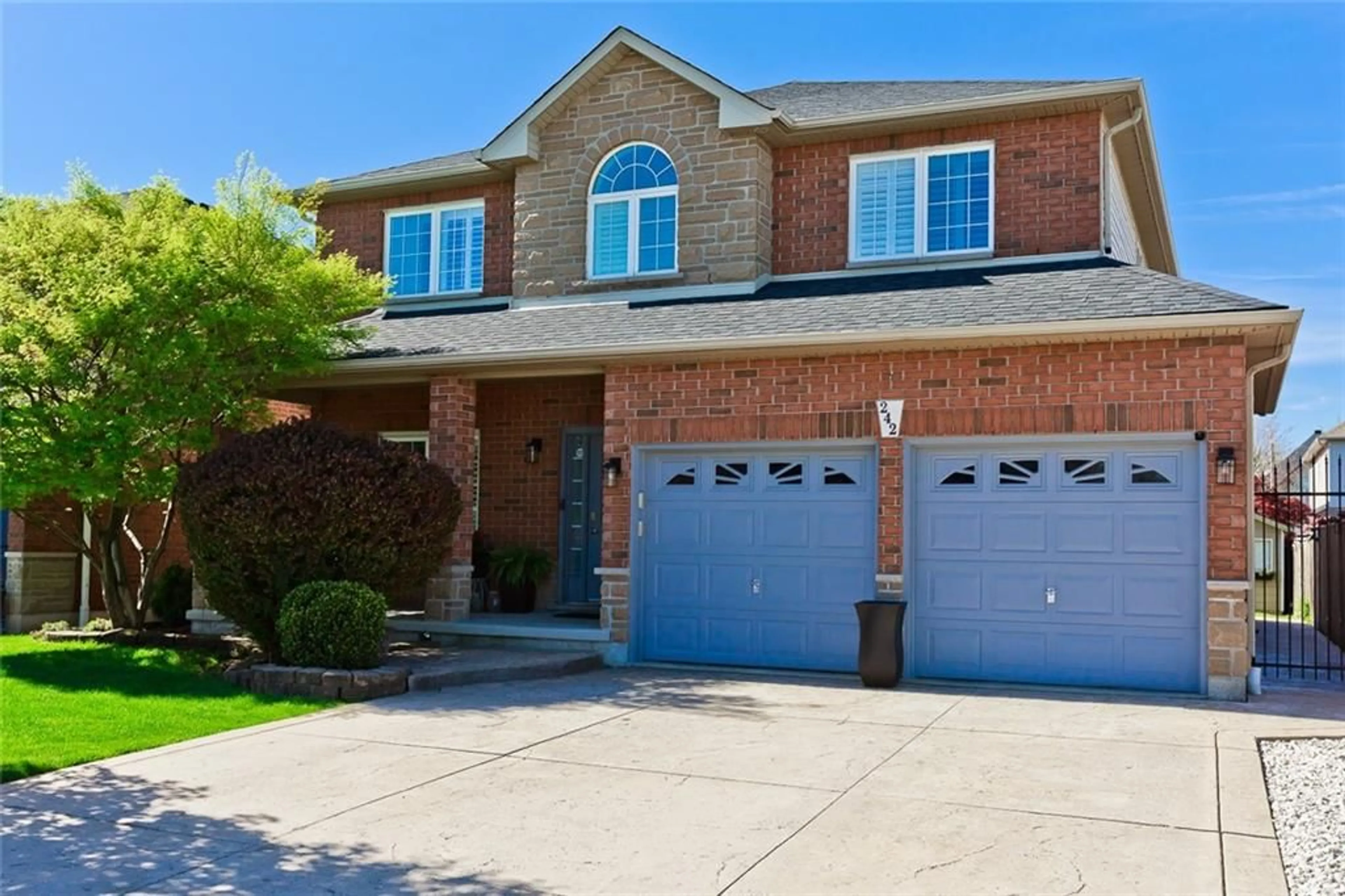 Home with brick exterior material for 242 GATESTONE Dr, Stoney Creek Ontario L8J 3Y6