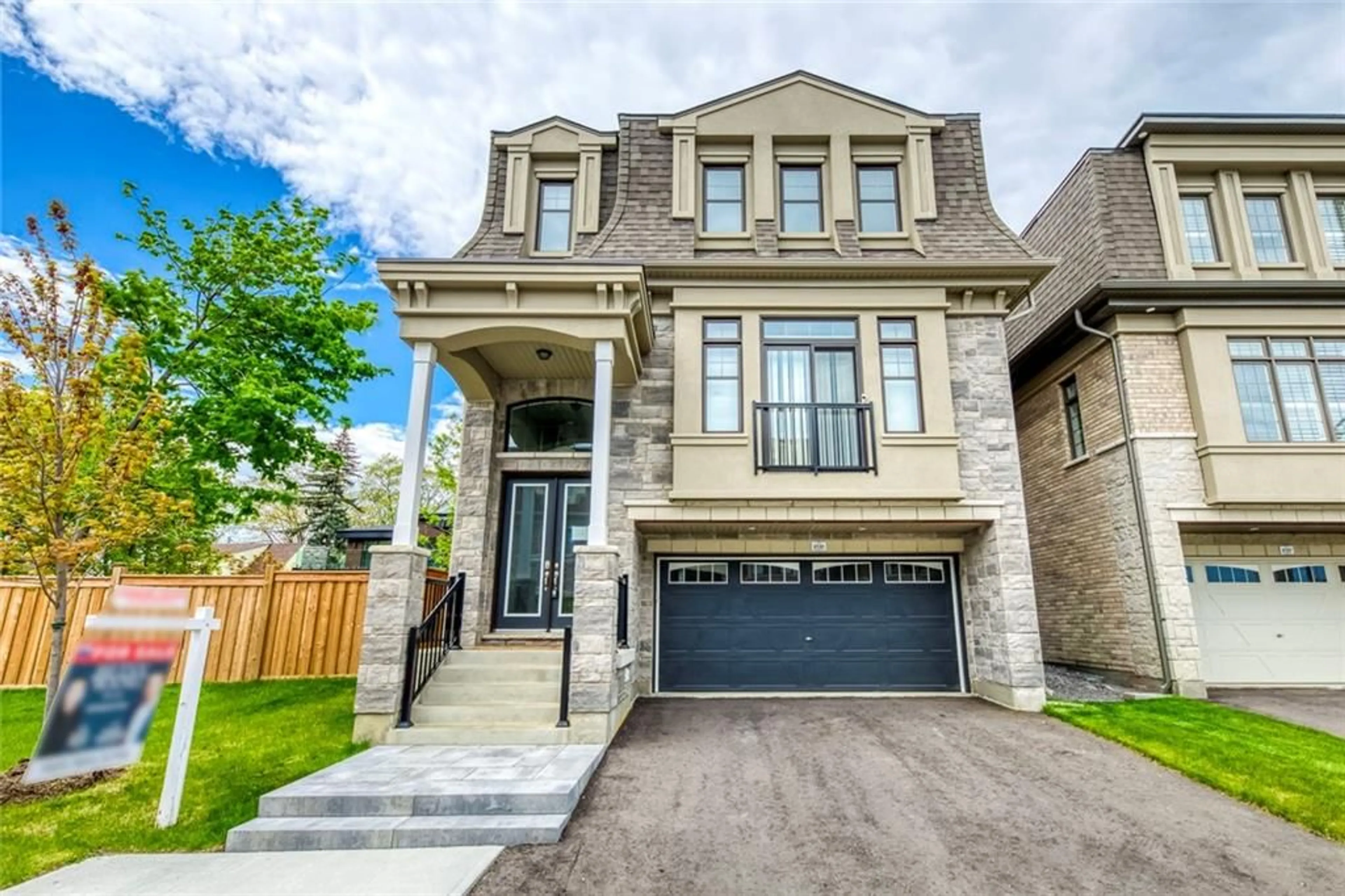 Frontside or backside of a home for 2131 Royal Gala Cir, Mississauga Ontario L4H 0H2