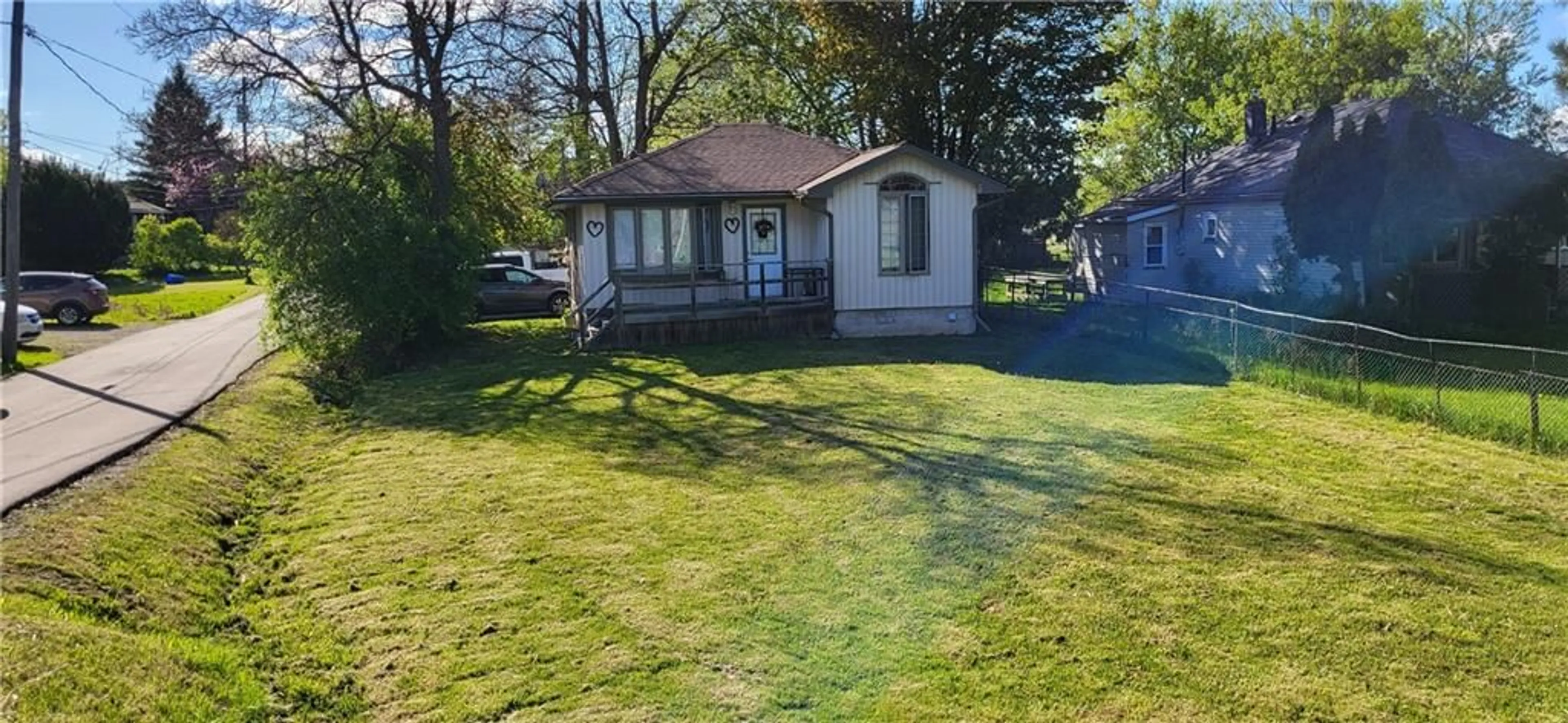 Frontside or backside of a home for 2274 Upper James St, Hamilton Ontario L0R 1W0