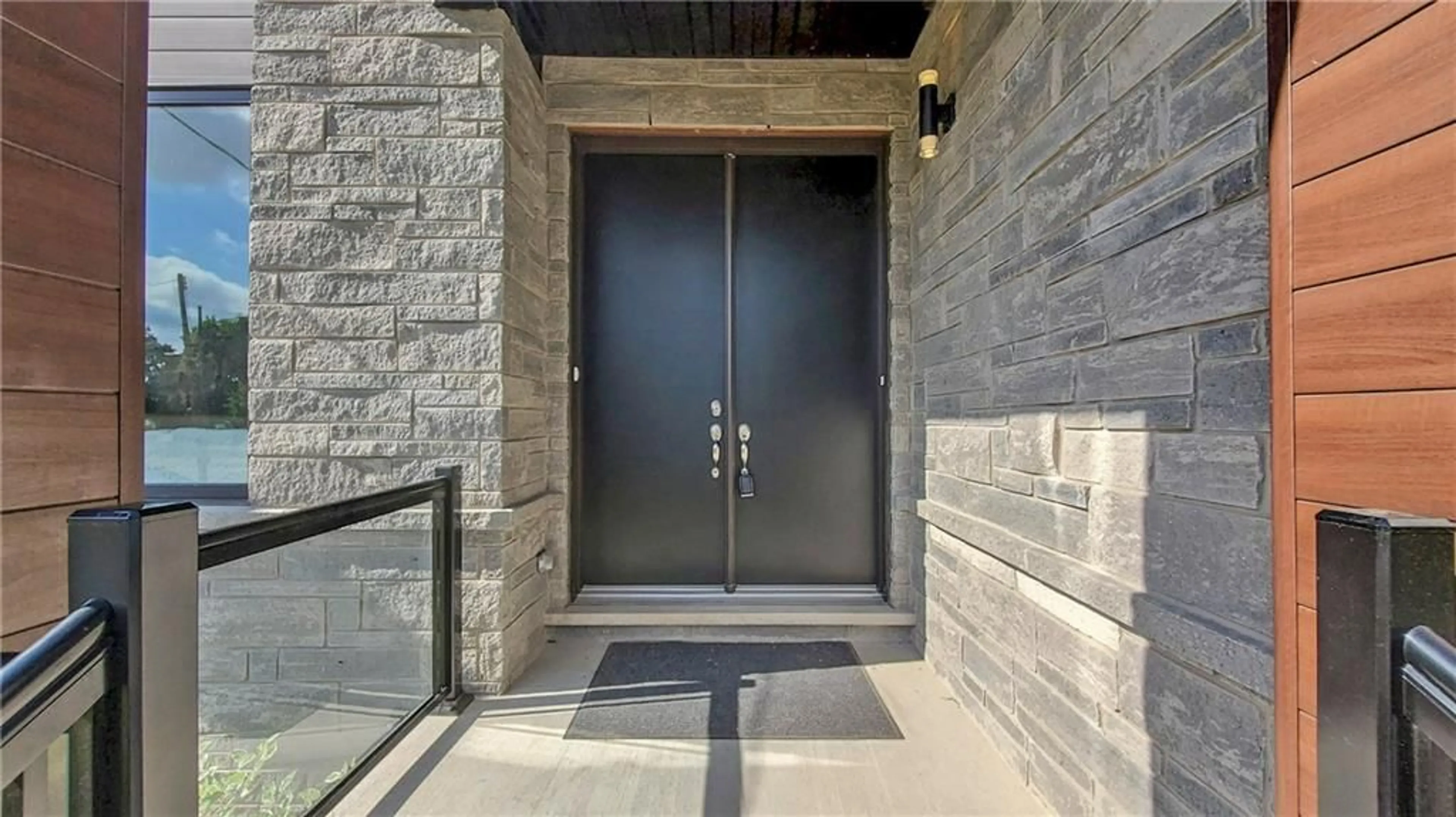 Indoor entryway for 57 Eleanor Ave, Hamilton Ontario L8W 1C7