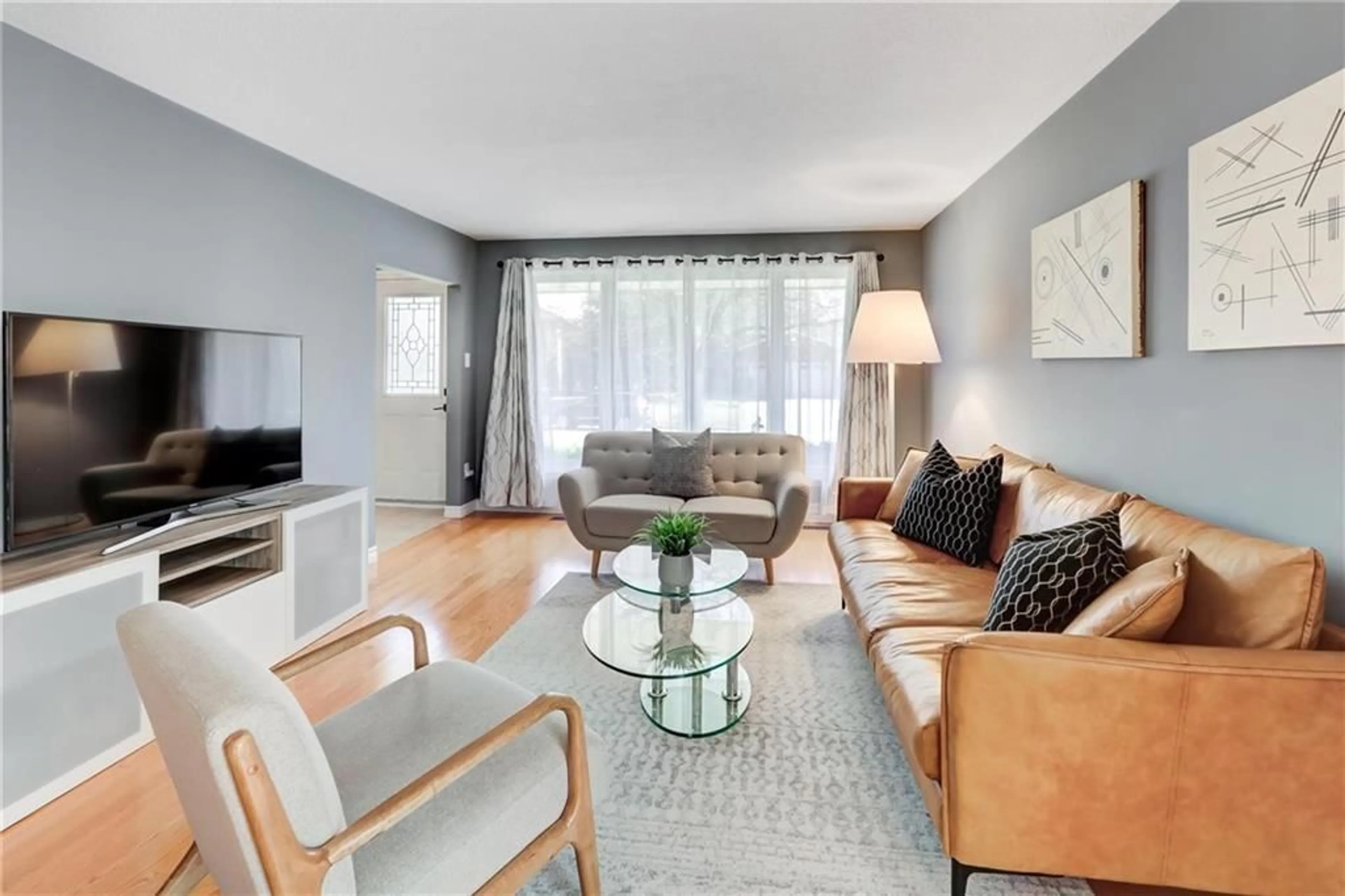 Living room for 15 DEANEWOOD Cres, Toronto Ontario M9B 3A9