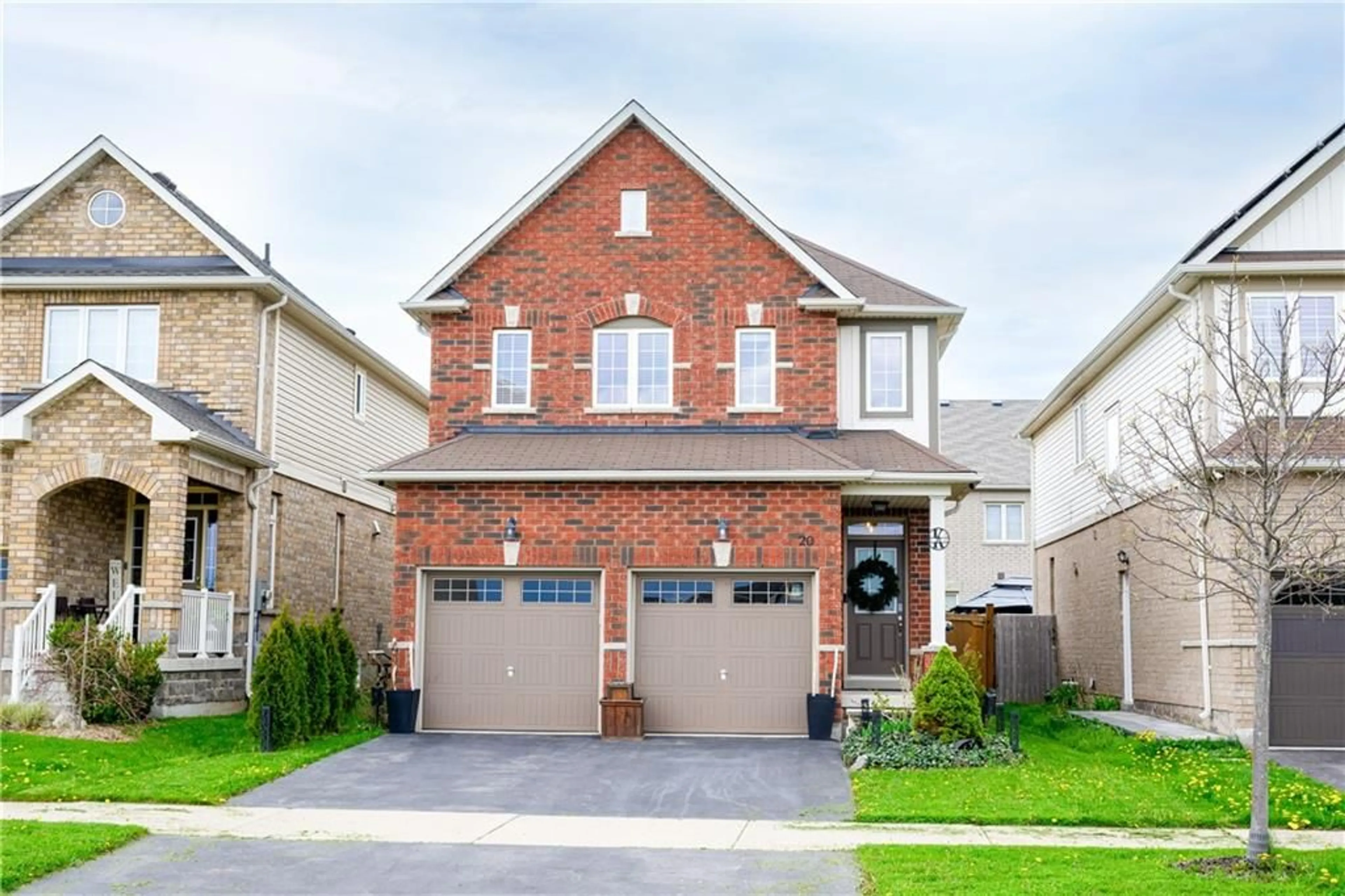 Home with brick exterior material for 20 White Gates Dr, Waterdown Ontario L8B 0R8