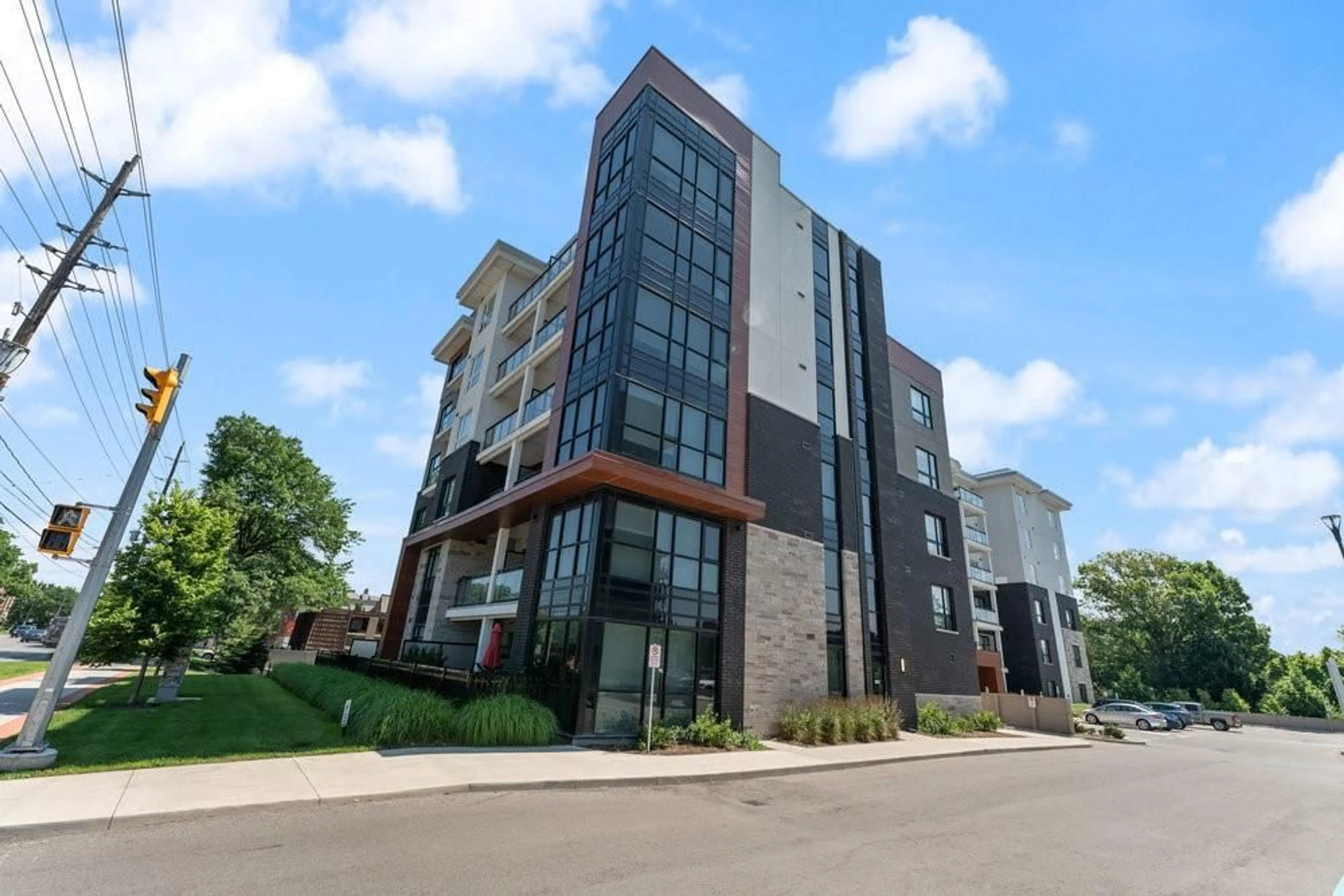 A pic from exterior of the house or condo for 340 PLAINS Rd #508, Burlington Ontario L7T 2C8