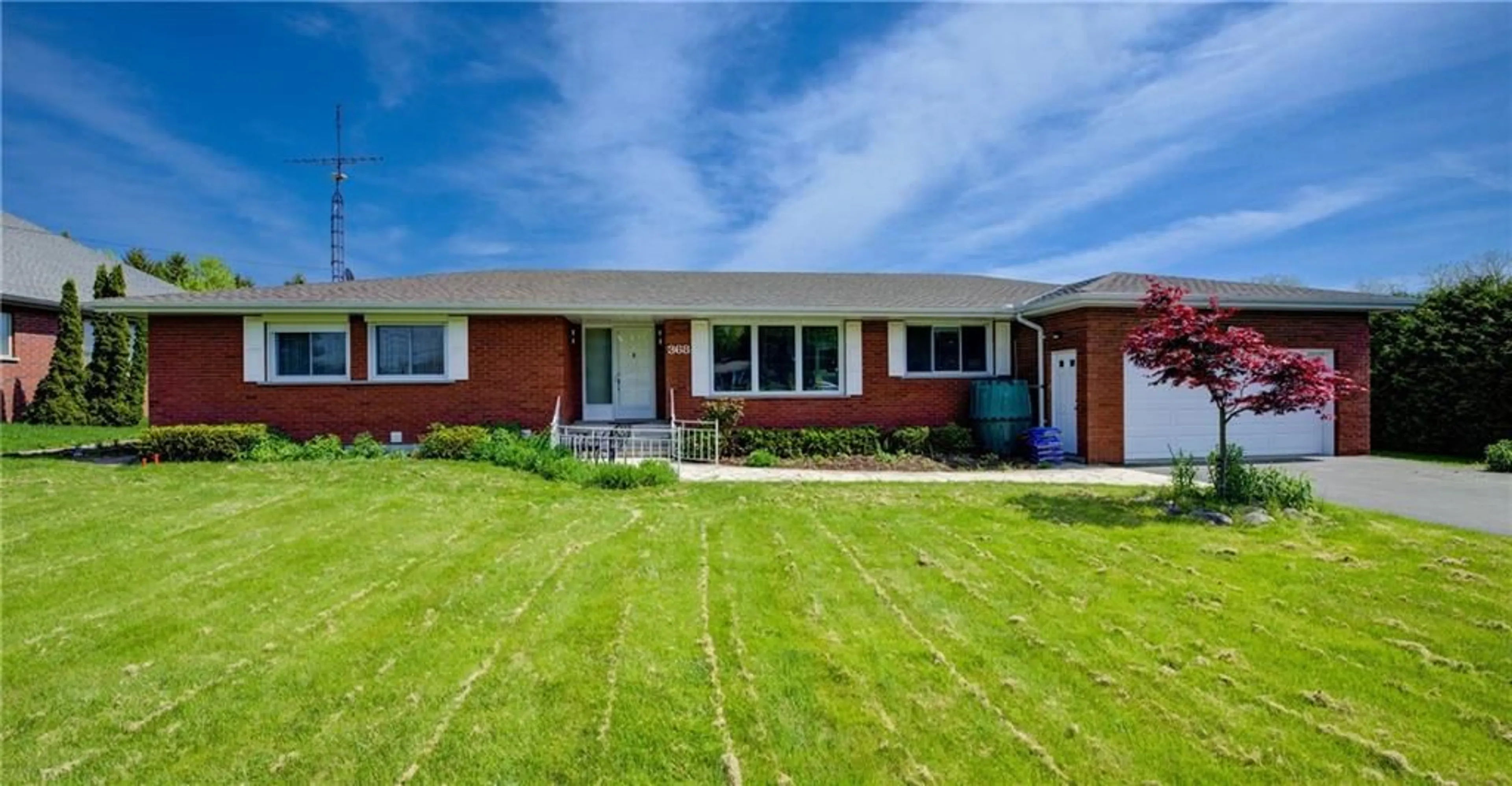 Frontside or backside of a home for 368 ROCK CHAPEL Rd, Dundas Ontario L6M 2Z8
