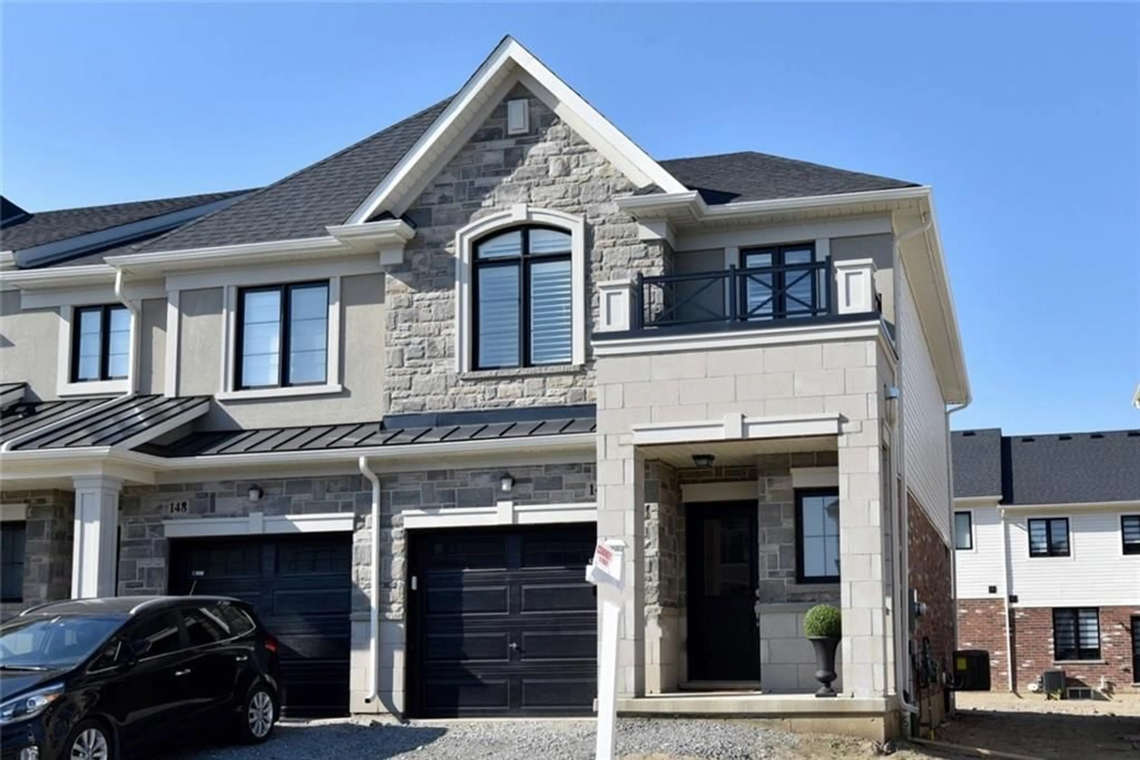 Home with brick exterior material for 146 Aquasanta Cres, Hamilton Ontario L9B 1K2