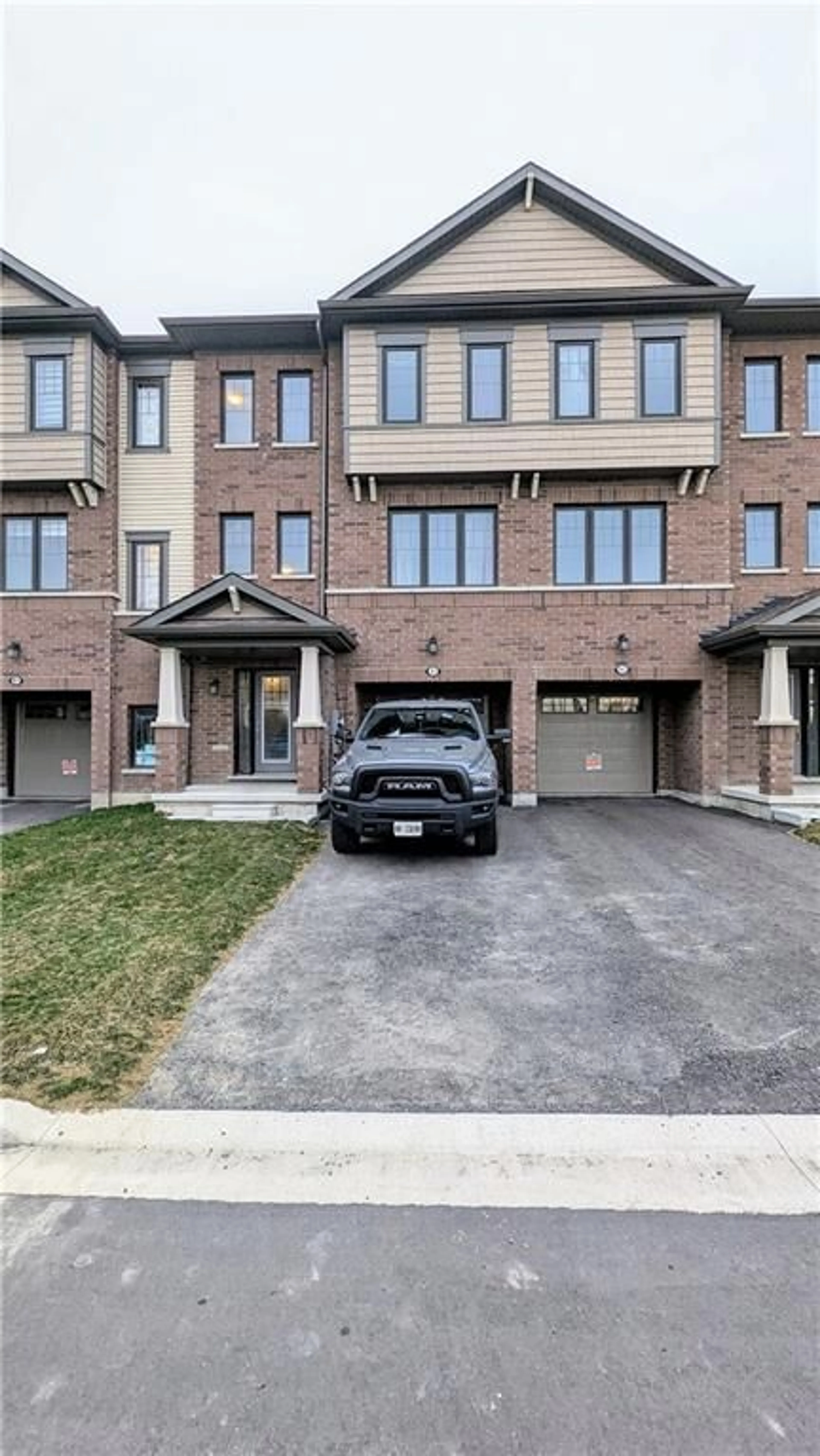 A pic from exterior of the house or condo for 43 Utter Pl, Stoney Creek Ontario L8J 0H7