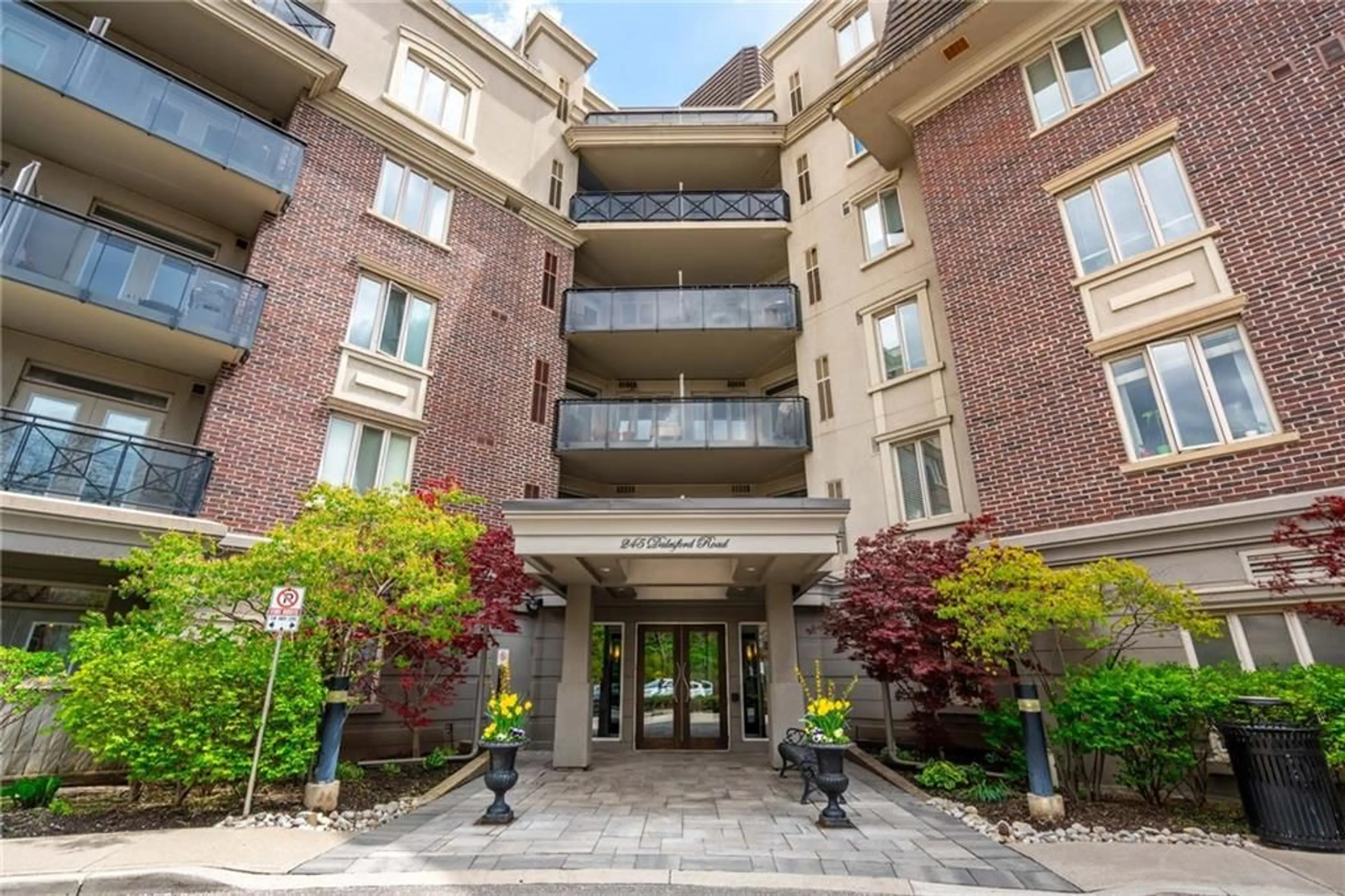 A pic from exterior of the house or condo for 245 Dalesford Rd #501, Etobicoke Ontario M8Y 4H7