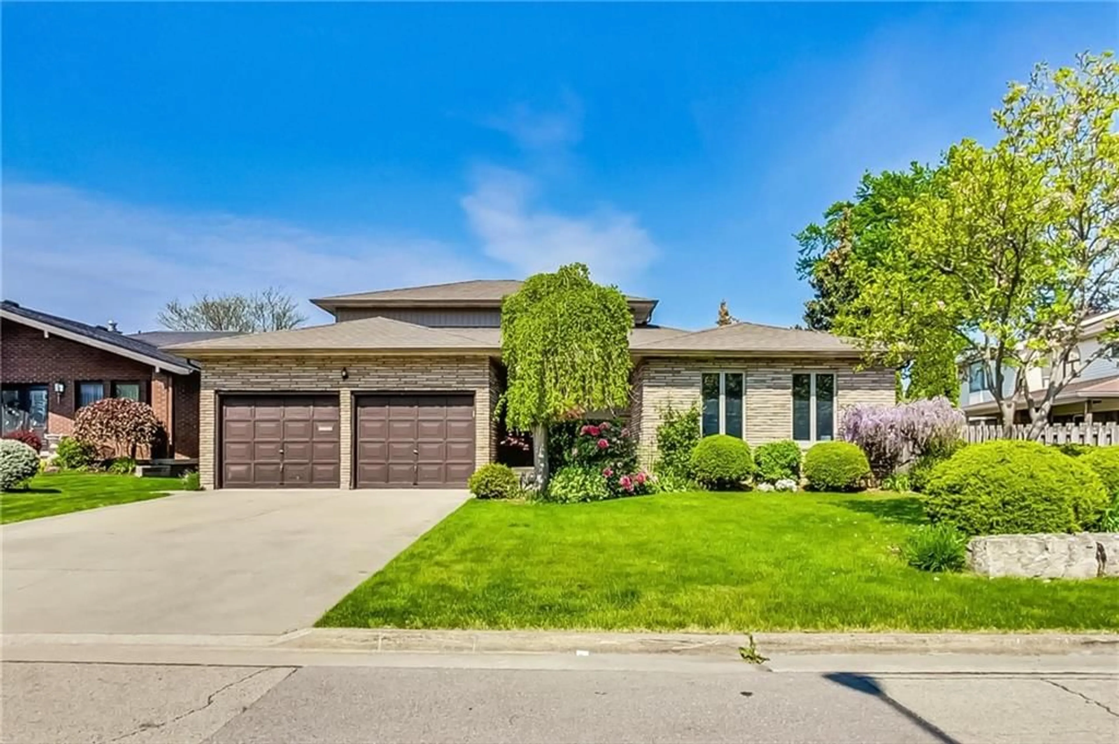 Frontside or backside of a home for 14 Plateau Pl, Hamilton Ontario L8G 4J2