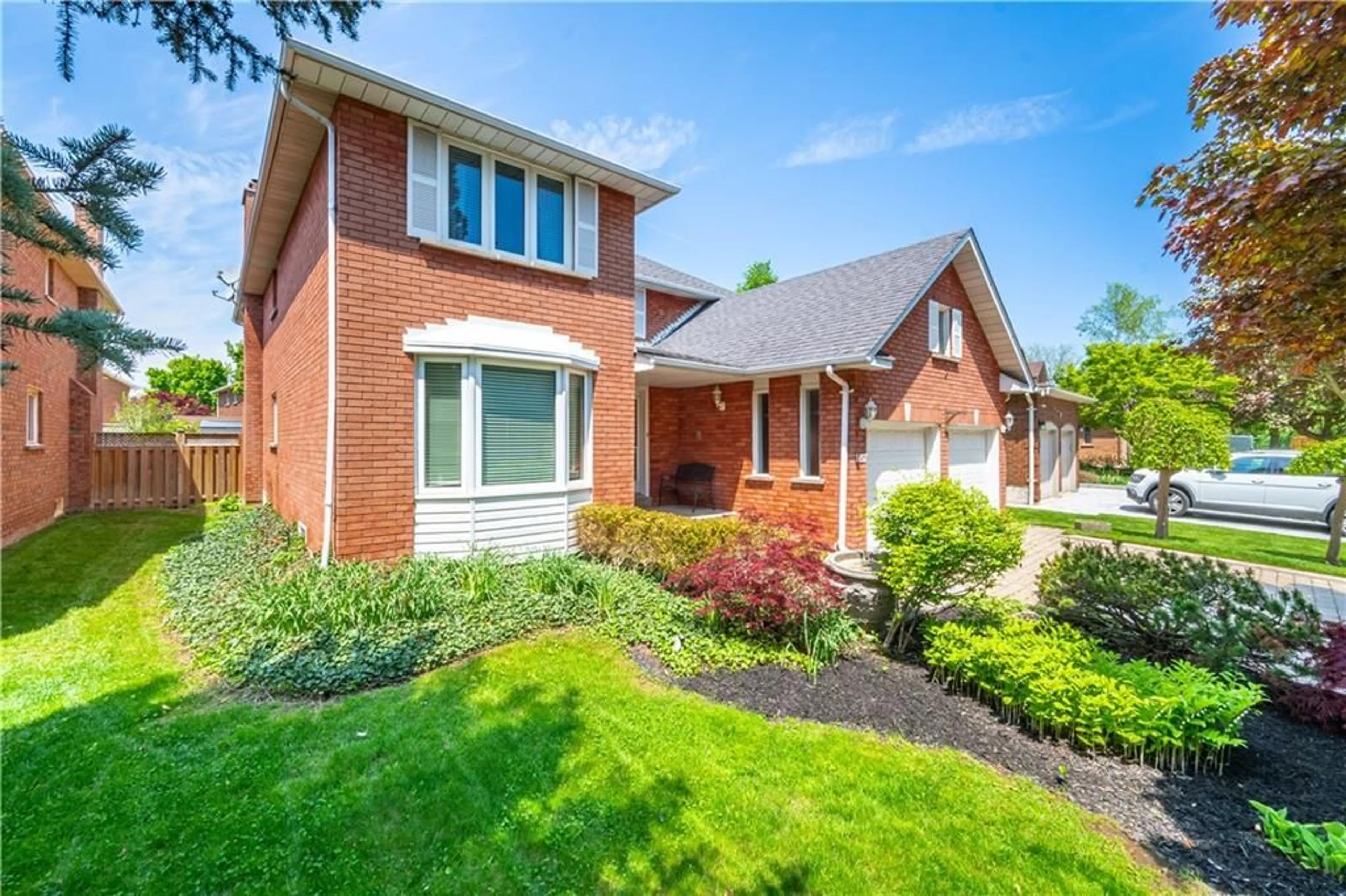 Home with brick exterior material for 1157 BEECHGROVE Cres, Oakville Ontario L6M 2B3