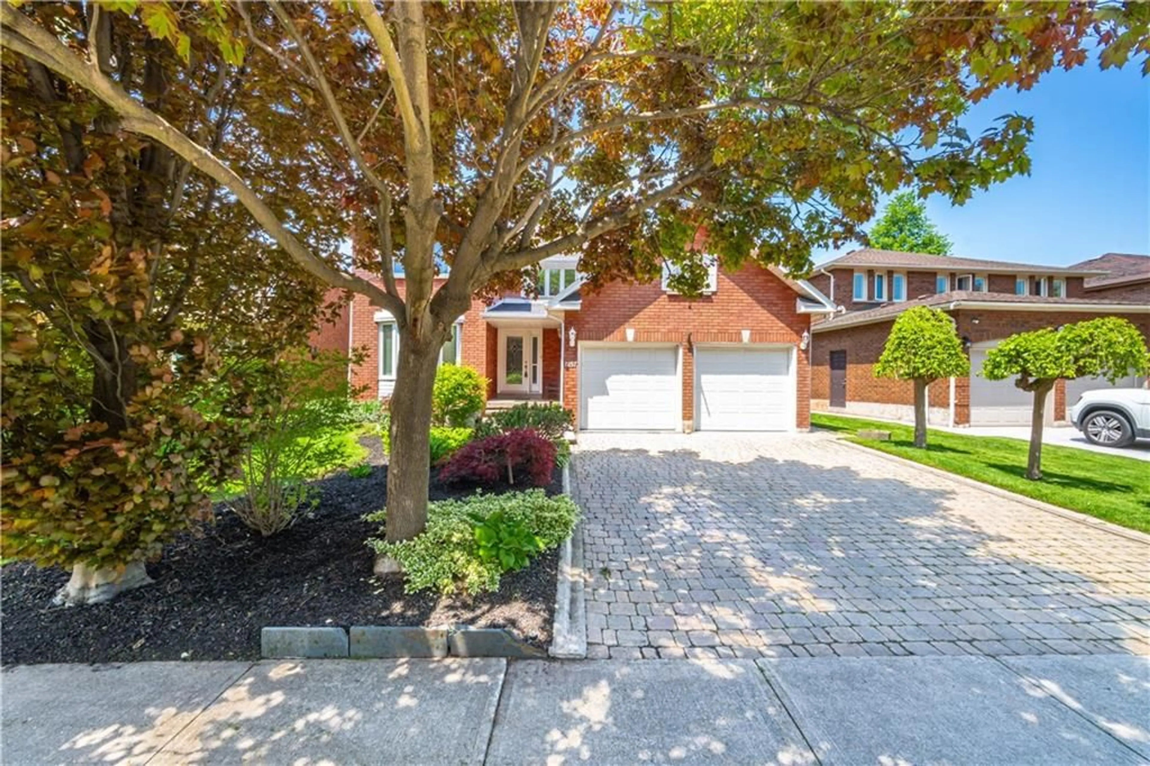 Home with brick exterior material for 1157 BEECHGROVE Cres, Oakville Ontario L6M 2B3