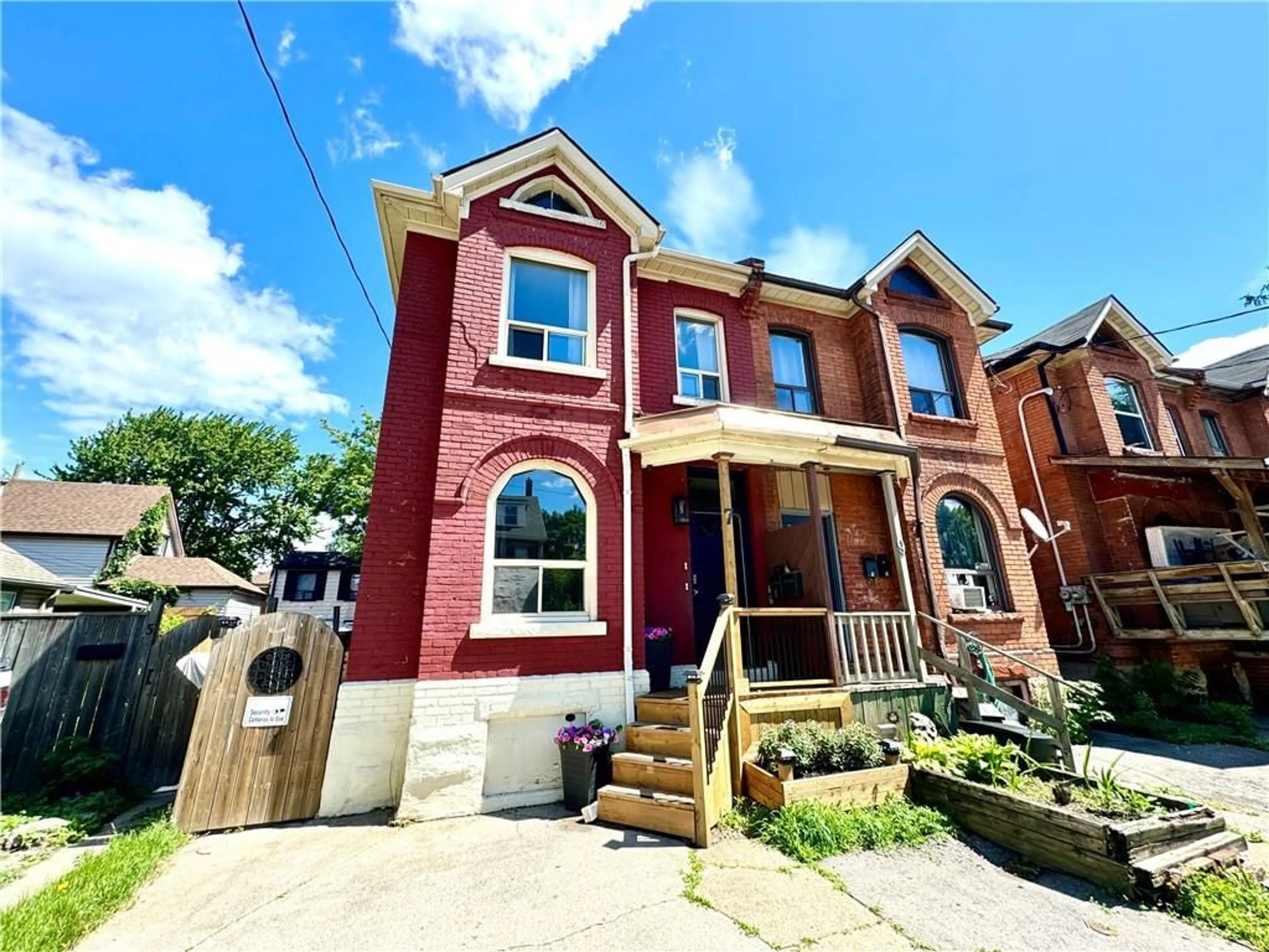 Frontside or backside of a home for 7 Nightingale St, Hamilton Ontario L8L 1R6