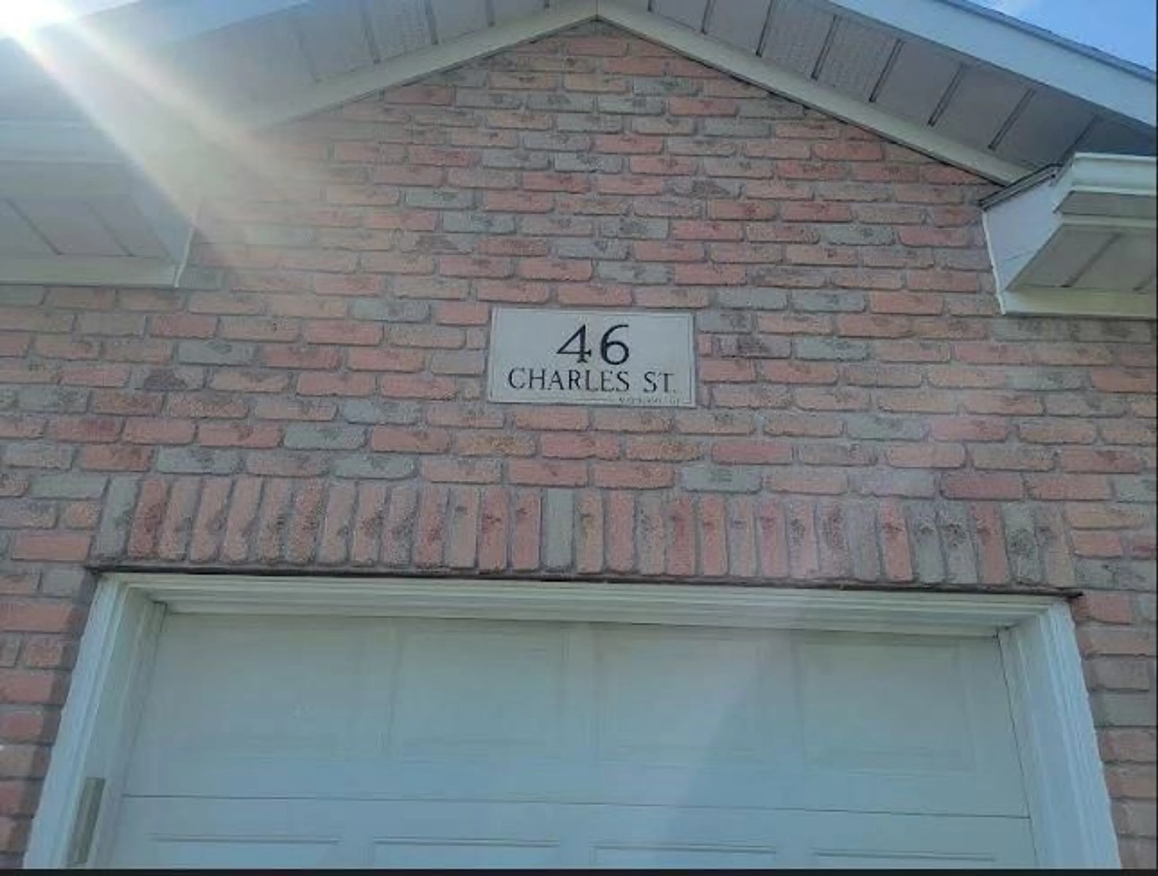 A pic from exterior of the house or condo for 46 CHARLES St, Brantford Ontario N3T 1B3