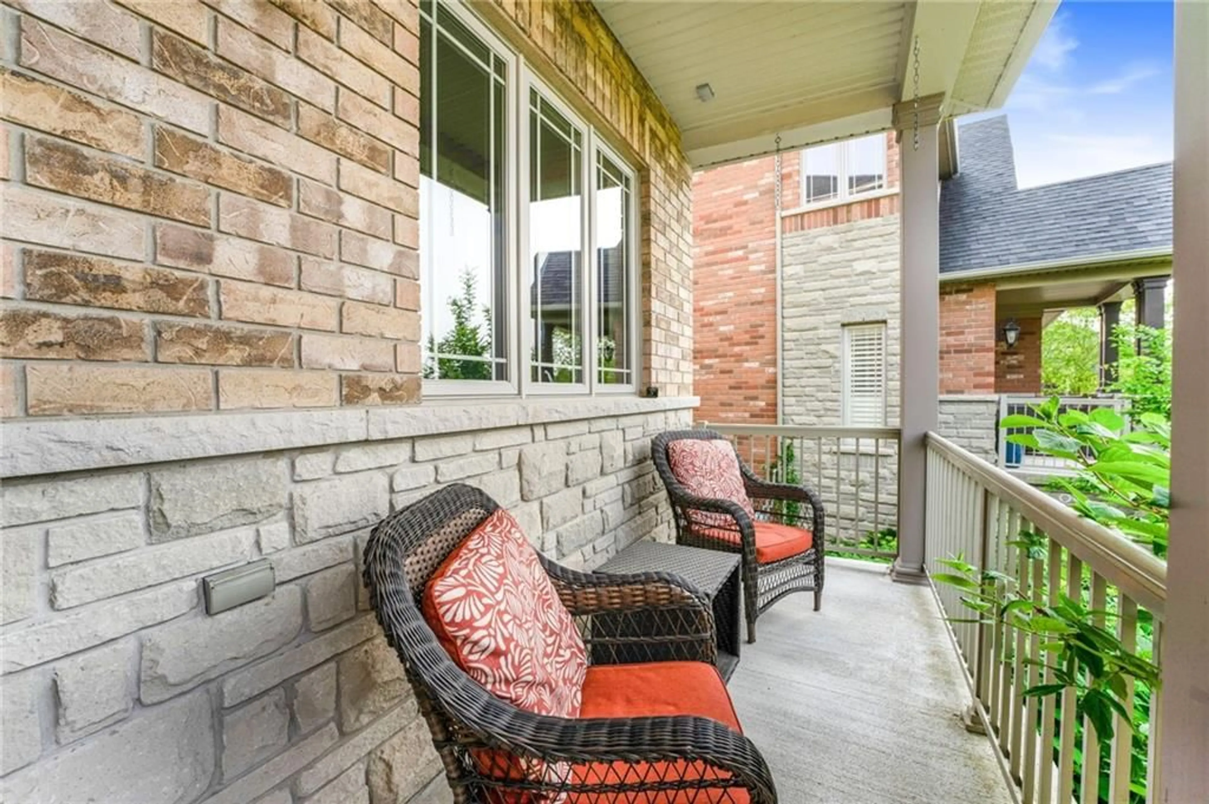 Patio for 16 HEATHCOTE Crt, Grimsby Ontario L3M 0A6