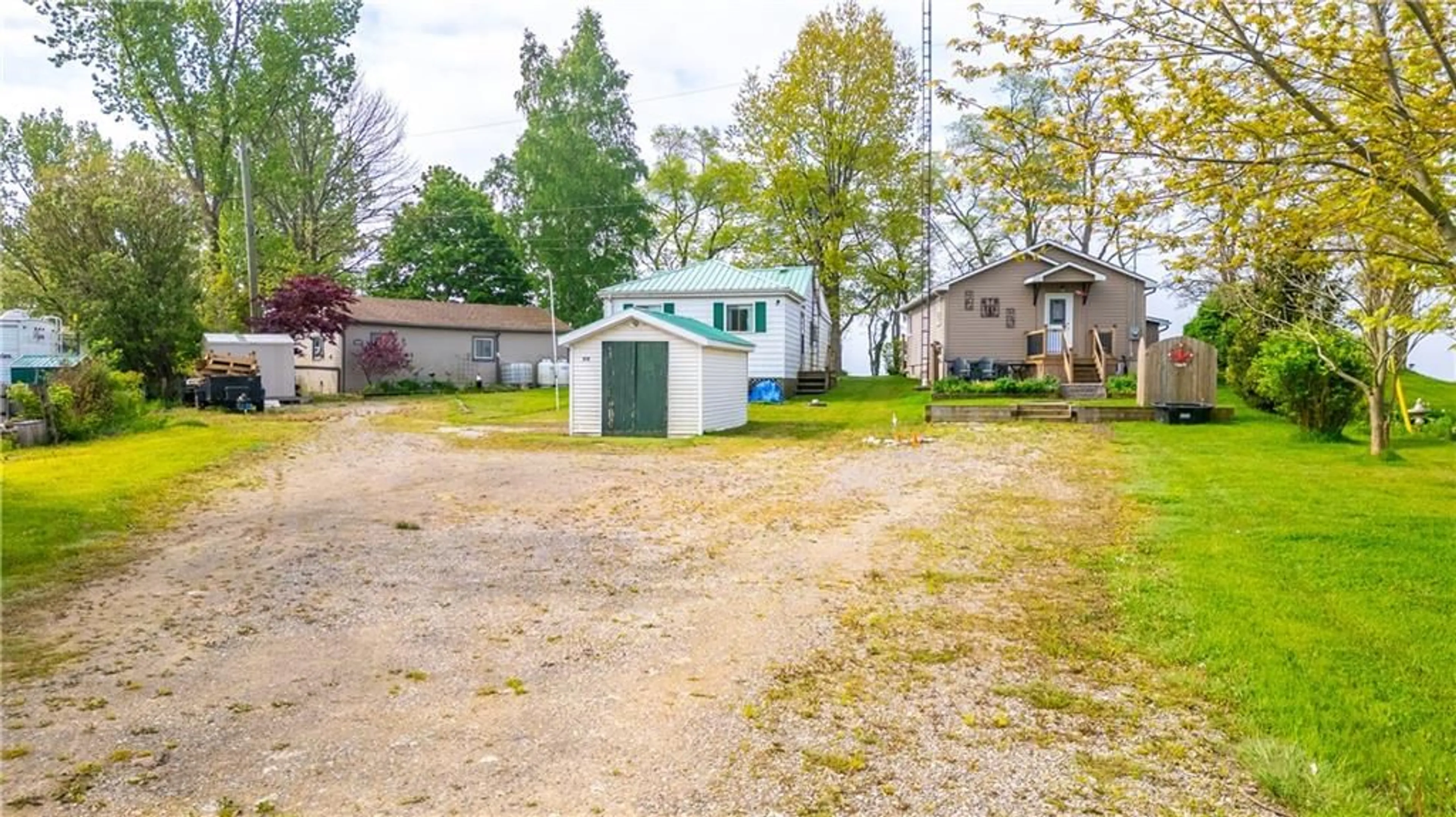 Cottage for 618 South Coast Dr, Nanticoke Ontario N0A 1L0