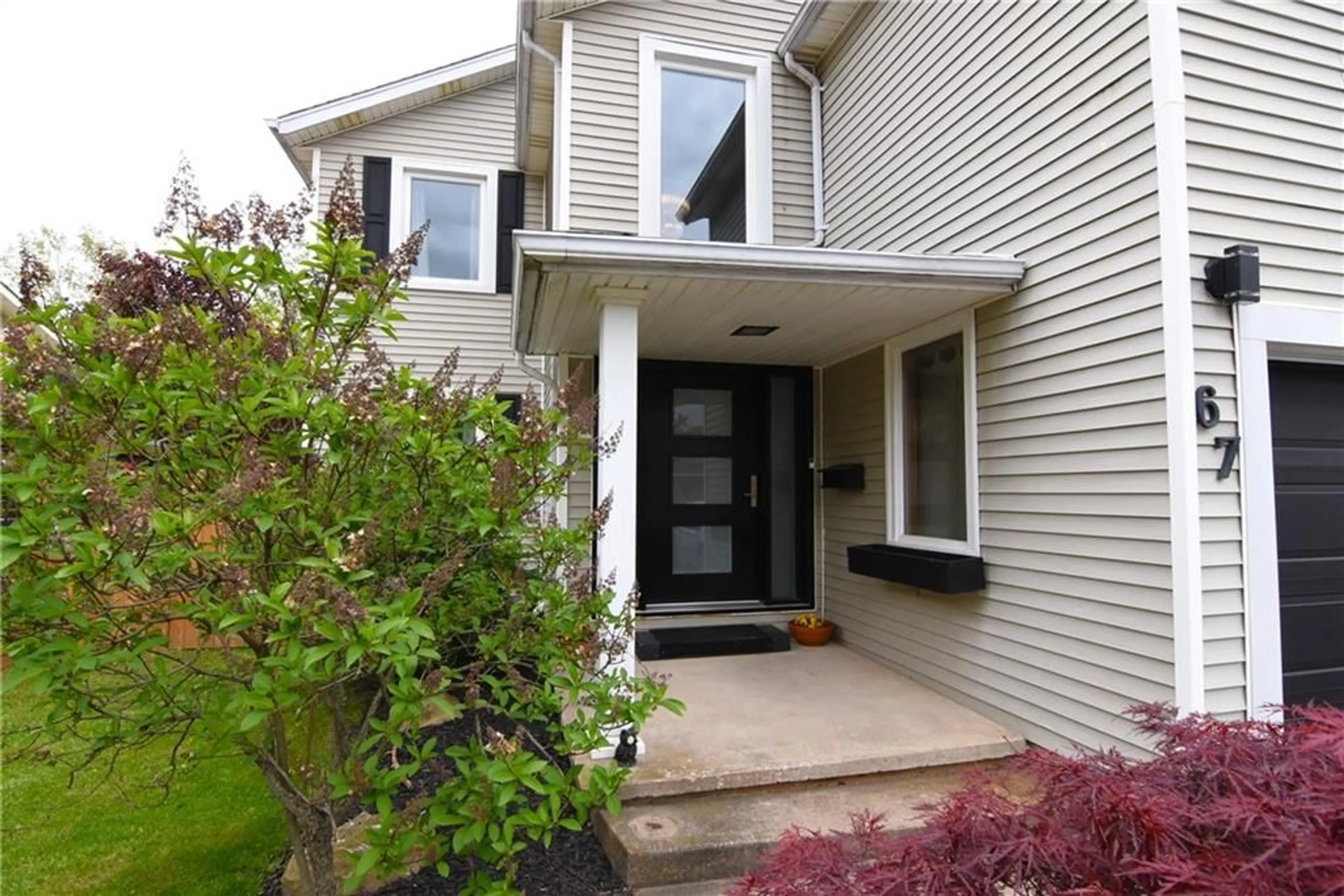 A pic from exterior of the house or condo for 67 MELISSA Cres, Welland Ontario L3C 6M5