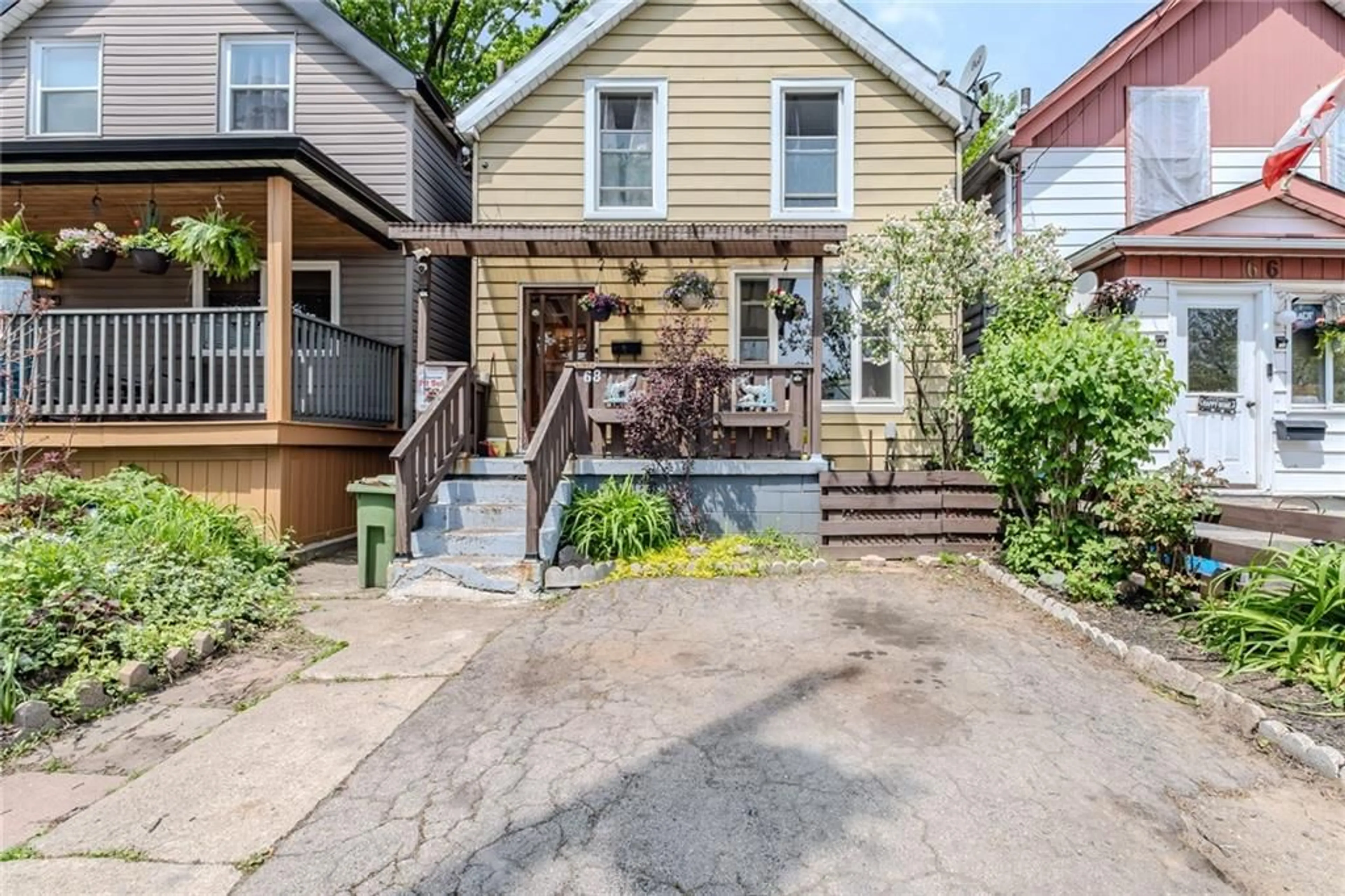 Frontside or backside of a home for 68 NORWAY Ave, Hamilton Ontario L8M 2V7