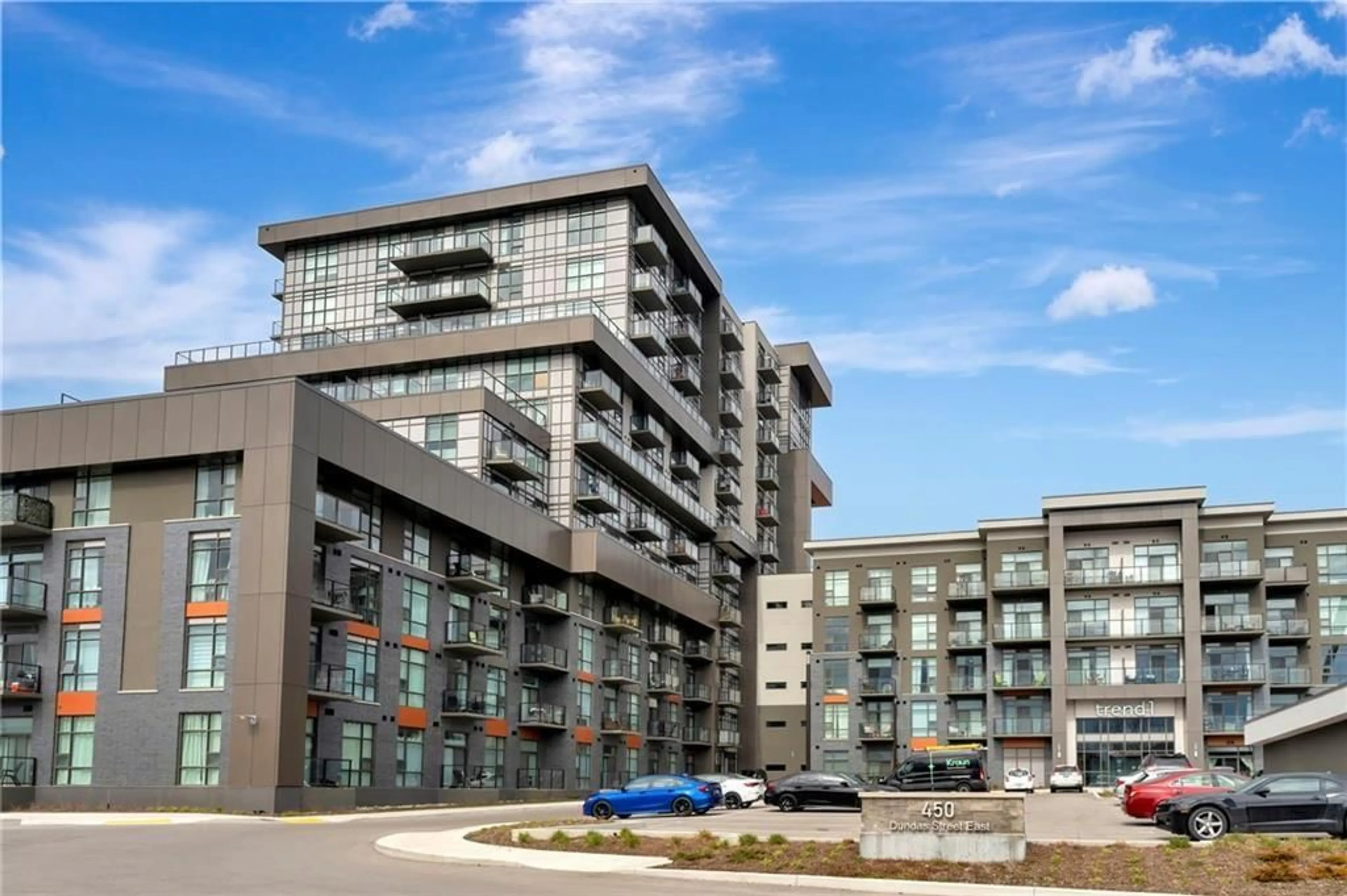 A pic from exterior of the house or condo for 450 Dundas St #506, Waterdown Ontario L8B 1Z2