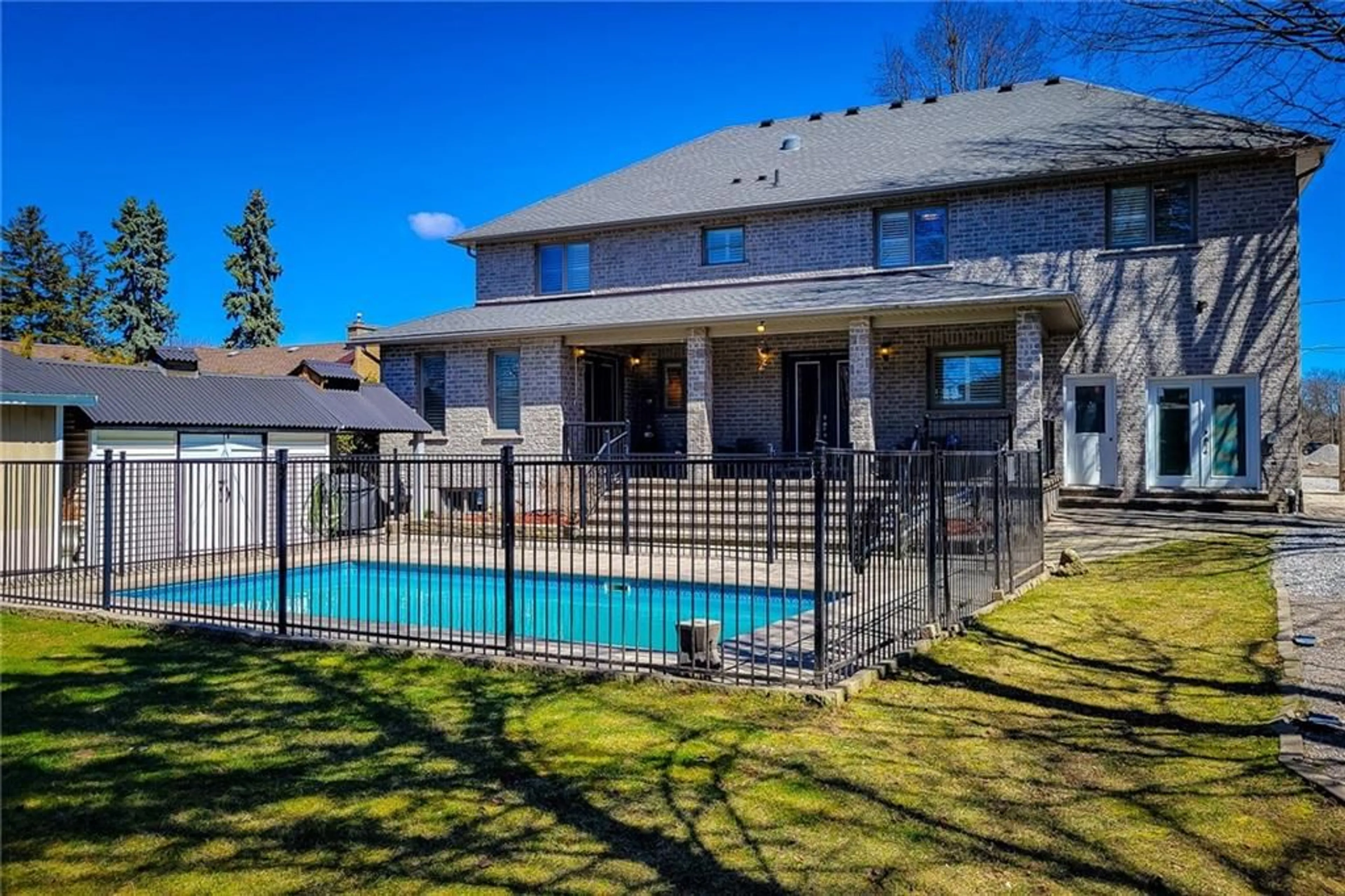 Indoor or outdoor pool for 17 MILLER Dr, Ancaster Ontario L9G 2H9