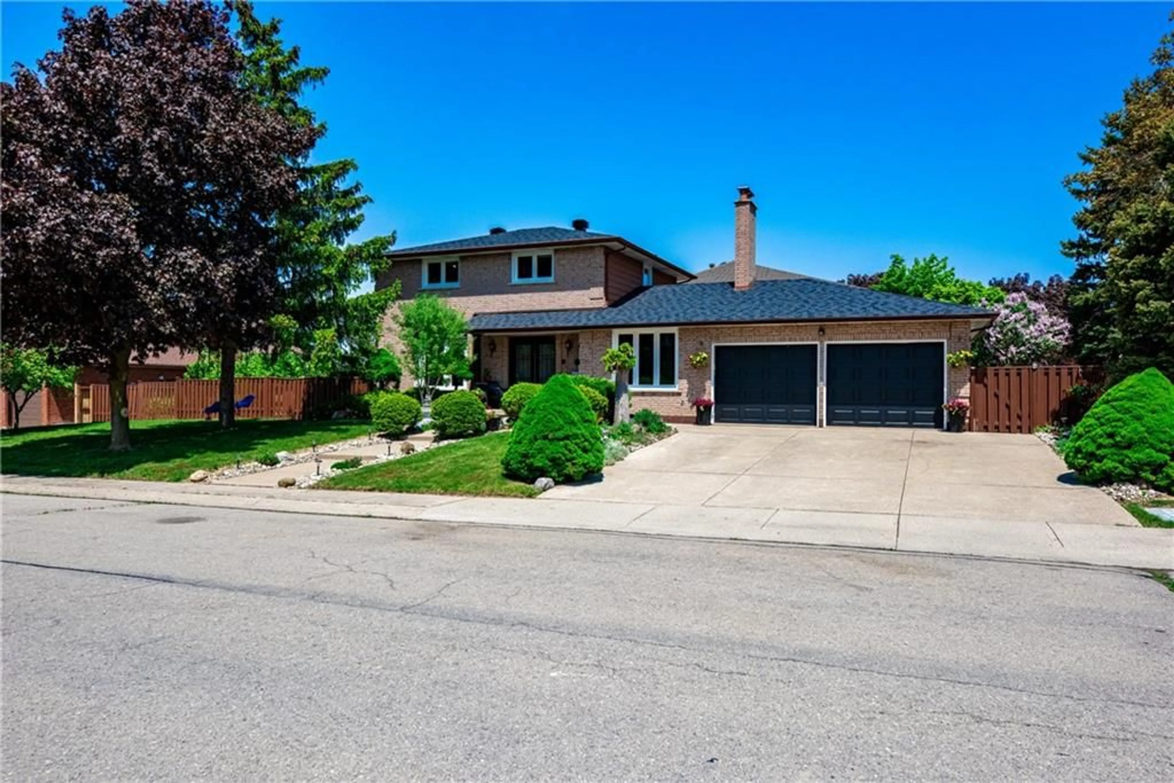 Frontside or backside of a home for 87 Monte Dr, Hamilton Ontario L8G 4M4