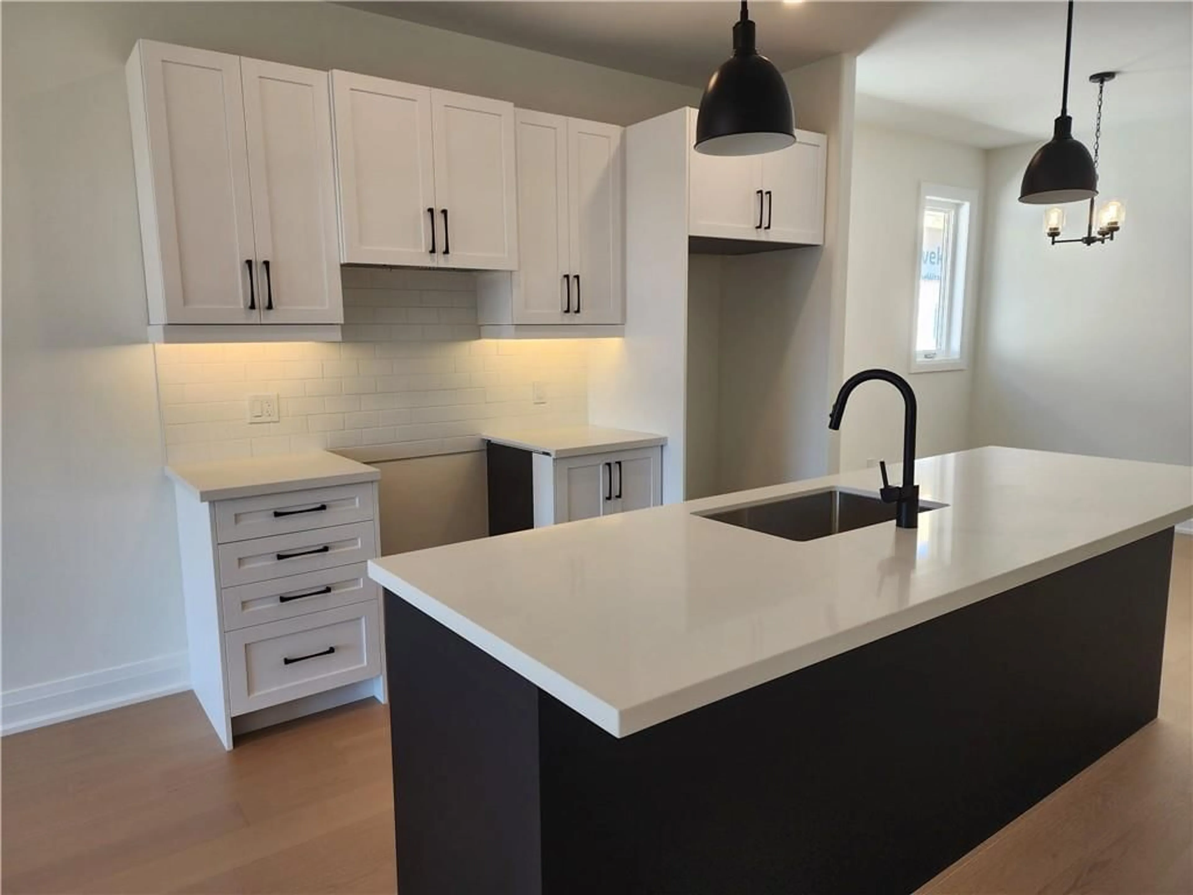 Contemporary kitchen for 256 LAFAYETTE St, Jarvis Ontario N0A 1J0