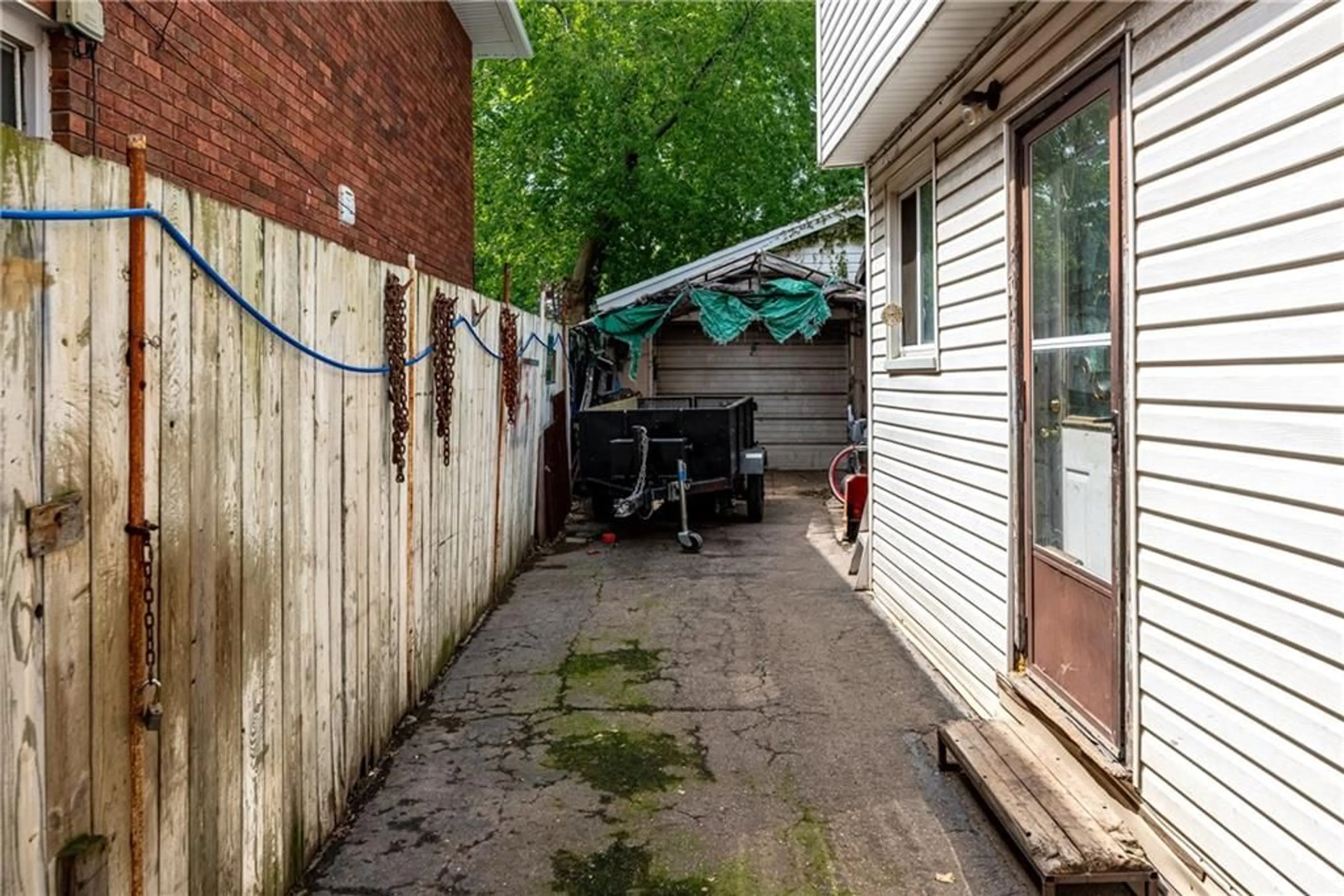 Patio for 167 Locke St, Hamilton Ontario L8R 3B1