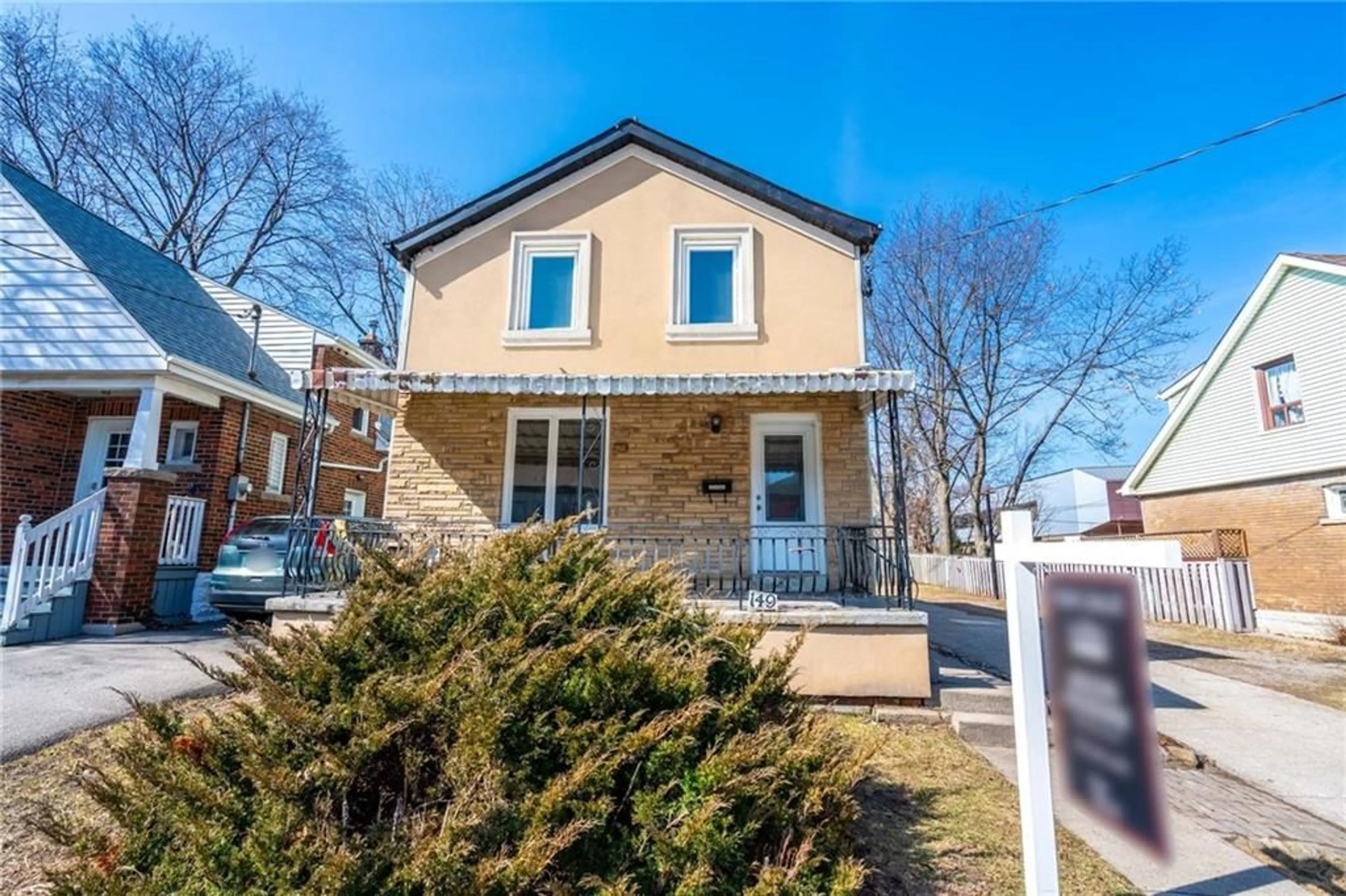 Standard kitchen for 149 Strathcona Ave, Hamilton Ontario L8R 3C4