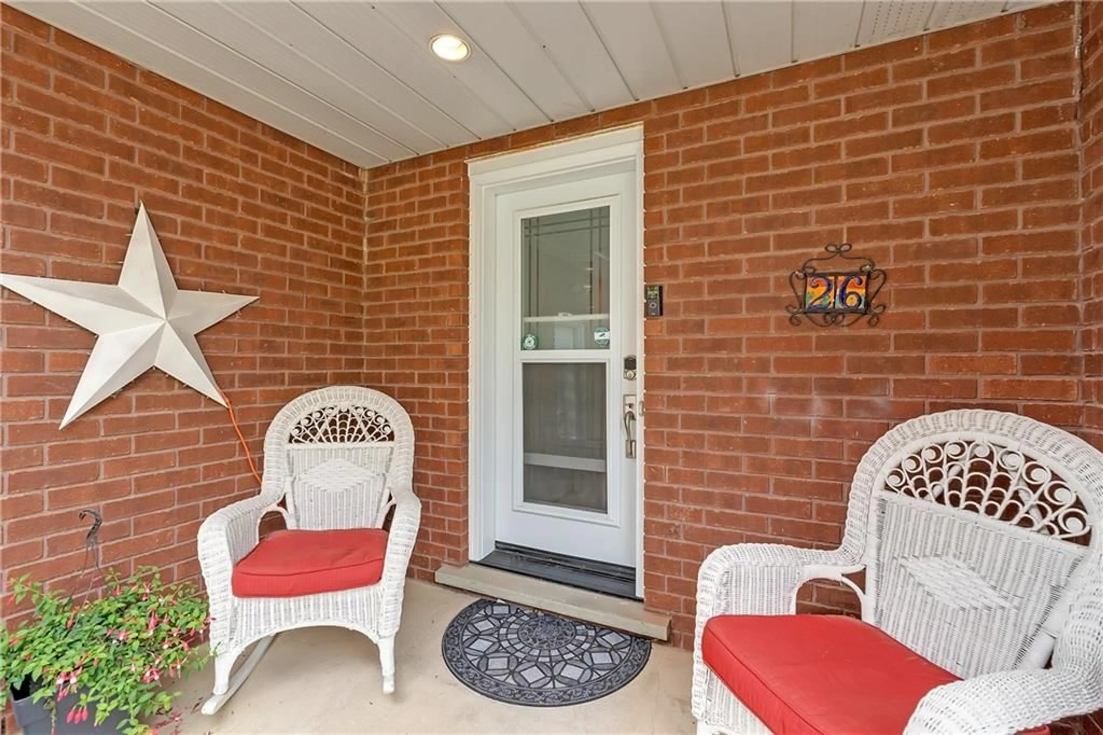 Indoor entryway for 26 Garden Ave, Brantford Ontario N3S 7X7