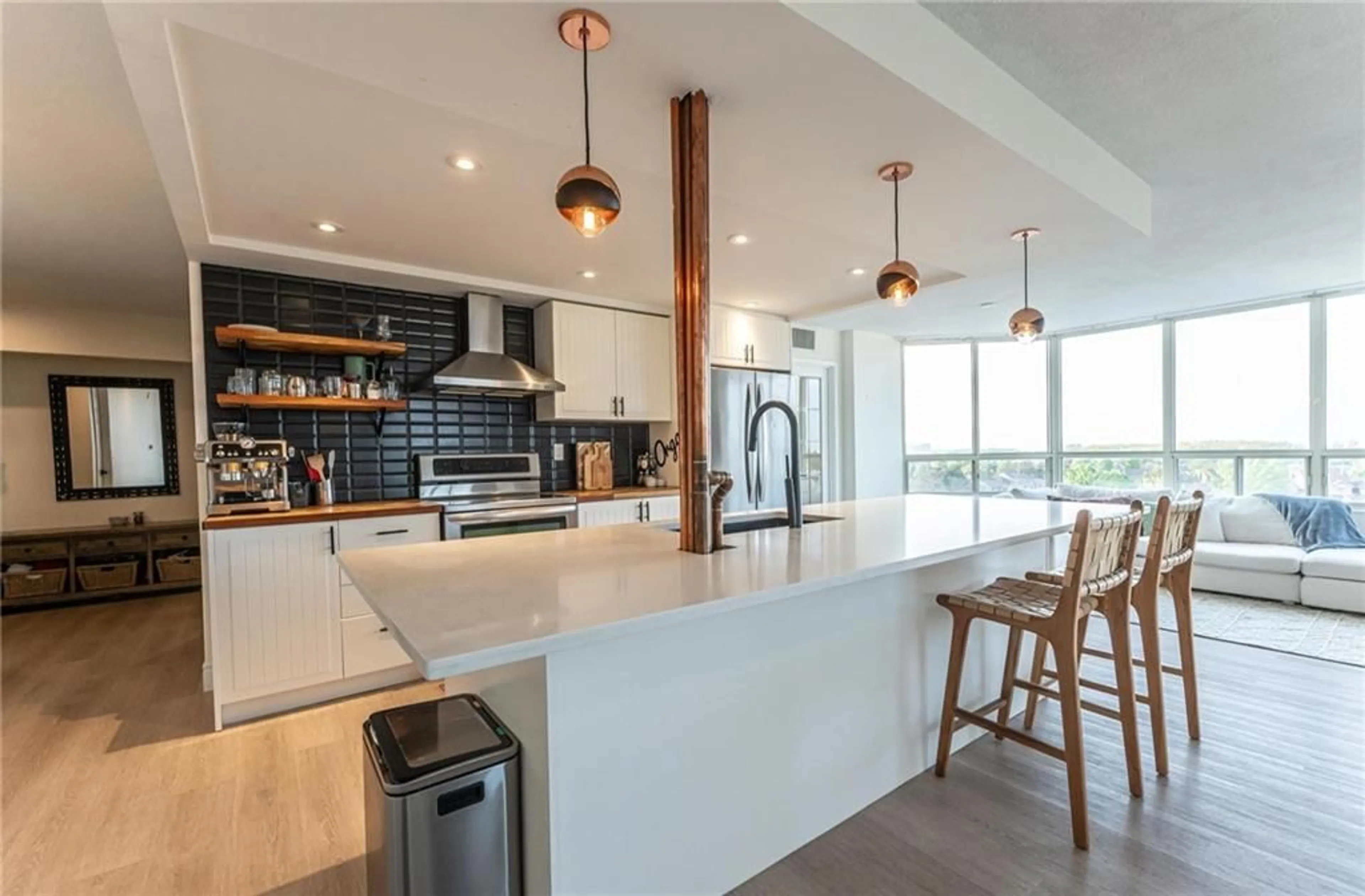 Contemporary kitchen for 495 Highway 8 #511, Stoney Creek Ontario L8G 5E1