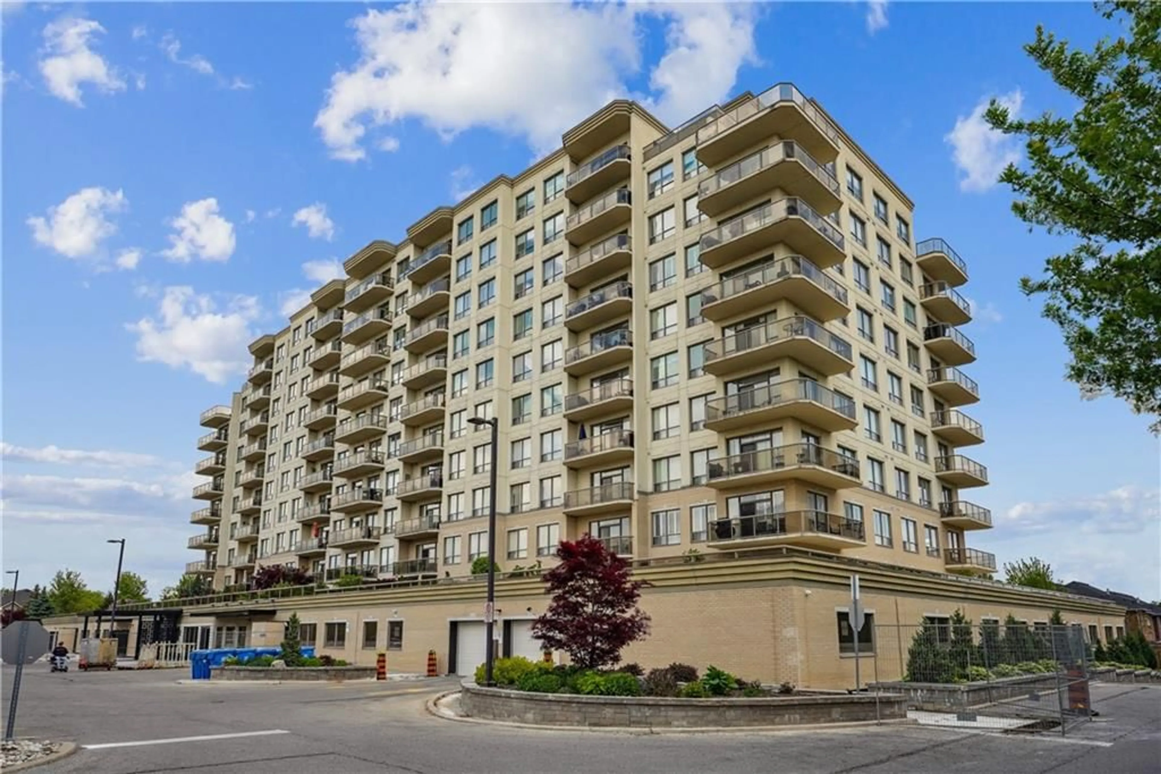 A pic from exterior of the house or condo for 1998 IRONSTONE Dr #408, Burlington Ontario L7L 7P7