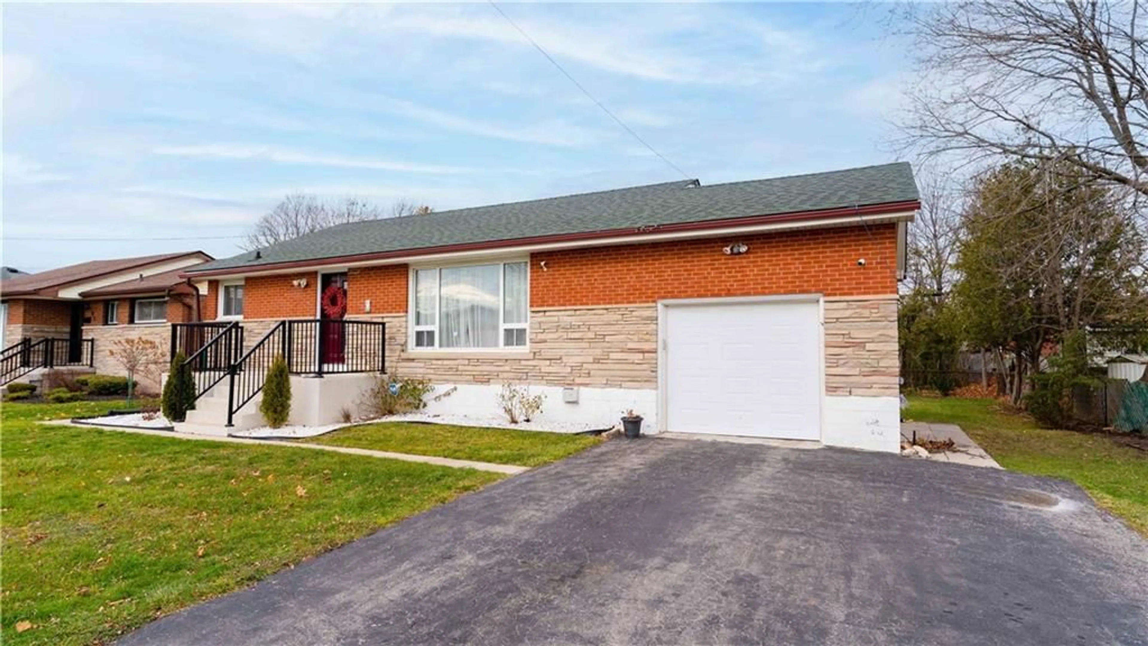Home with brick exterior material for 189 TOBY Cres, Hamilton Ontario L8T 2P1