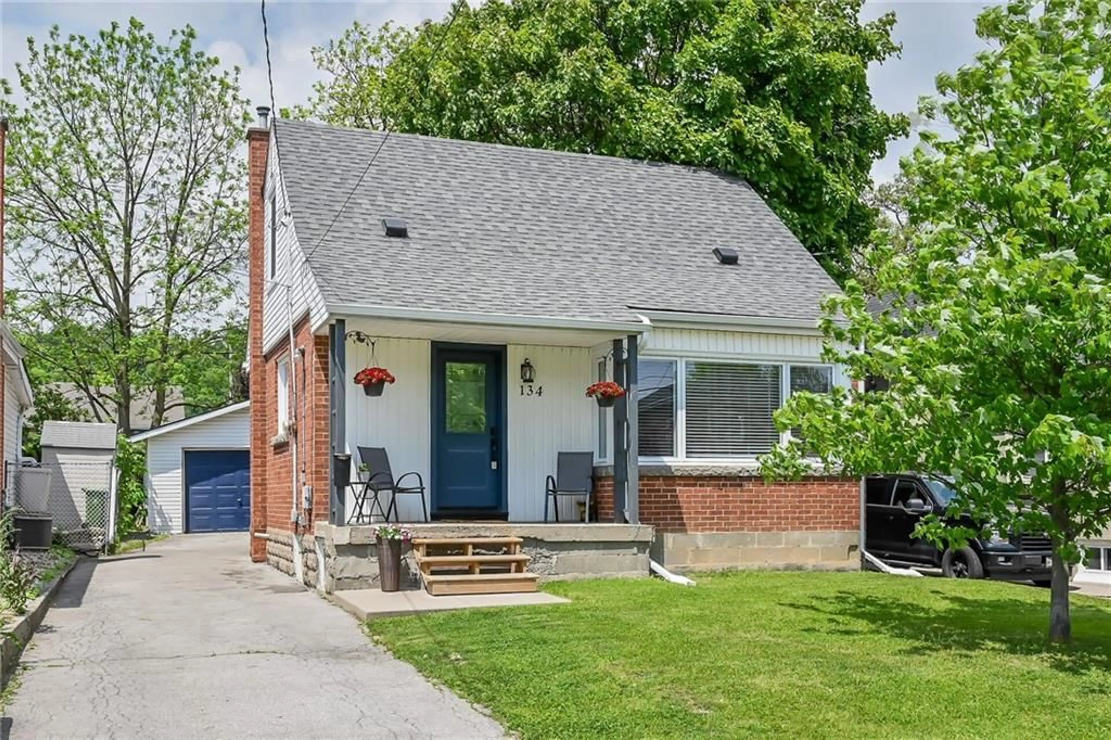 Frontside or backside of a home for 134 ERINDALE Ave, Hamilton Ontario L8K 4R4