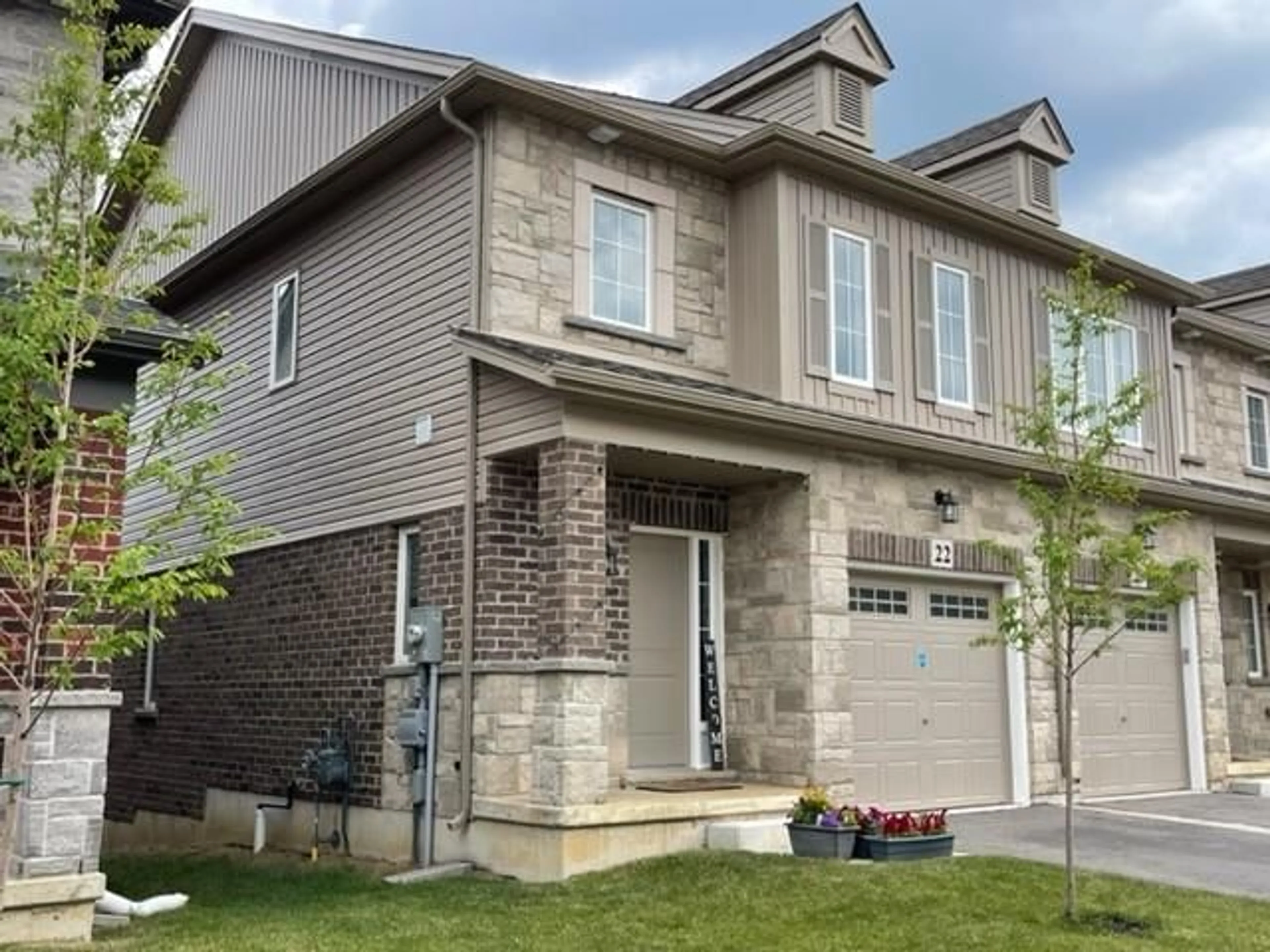 Frontside or backside of a home for 22 Cleland Ave, Ancaster Ontario L9K 0J9