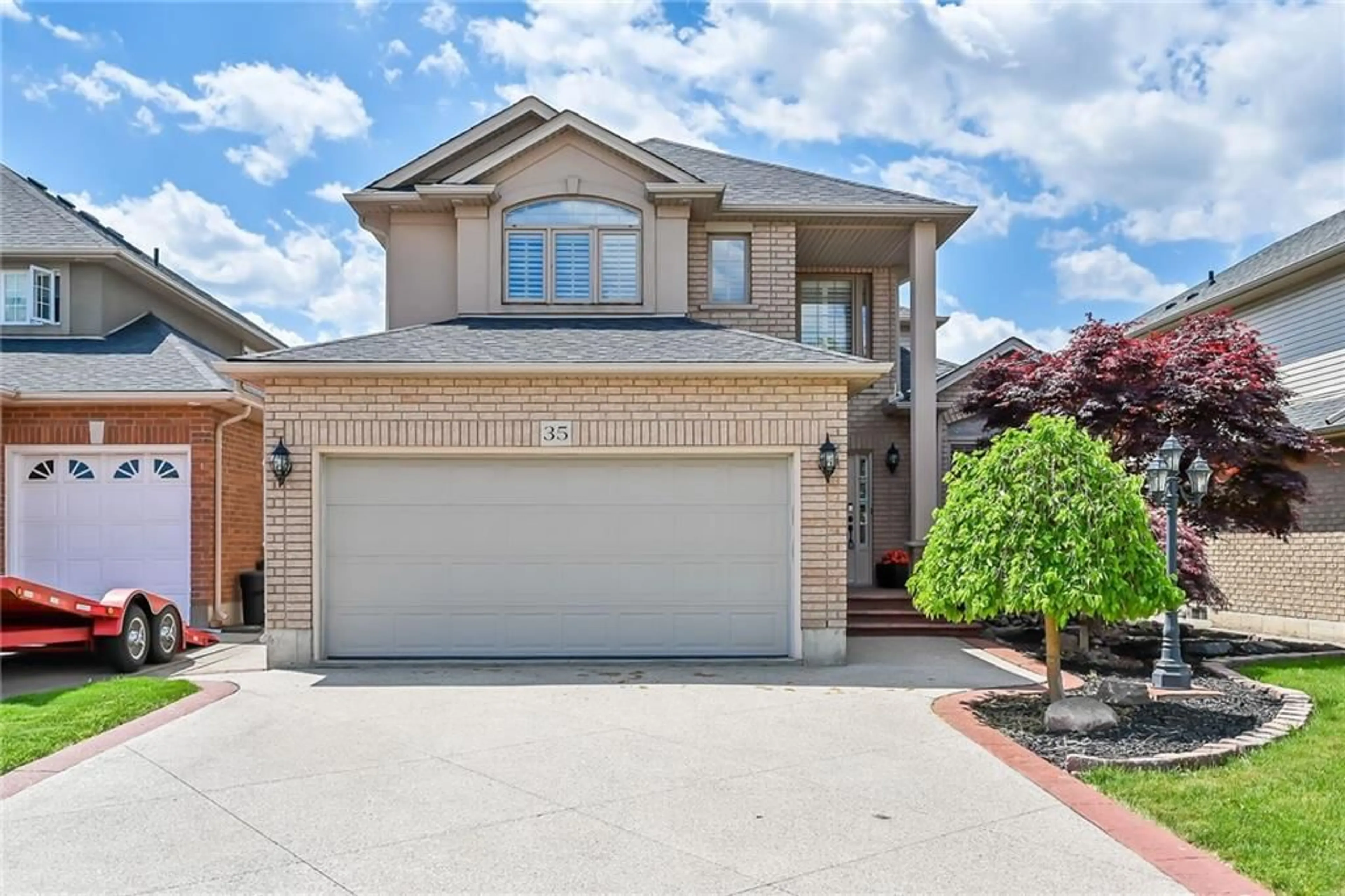 Frontside or backside of a home for 35 DAVIS Cres, Stoney Creek Ontario L8J 3X6