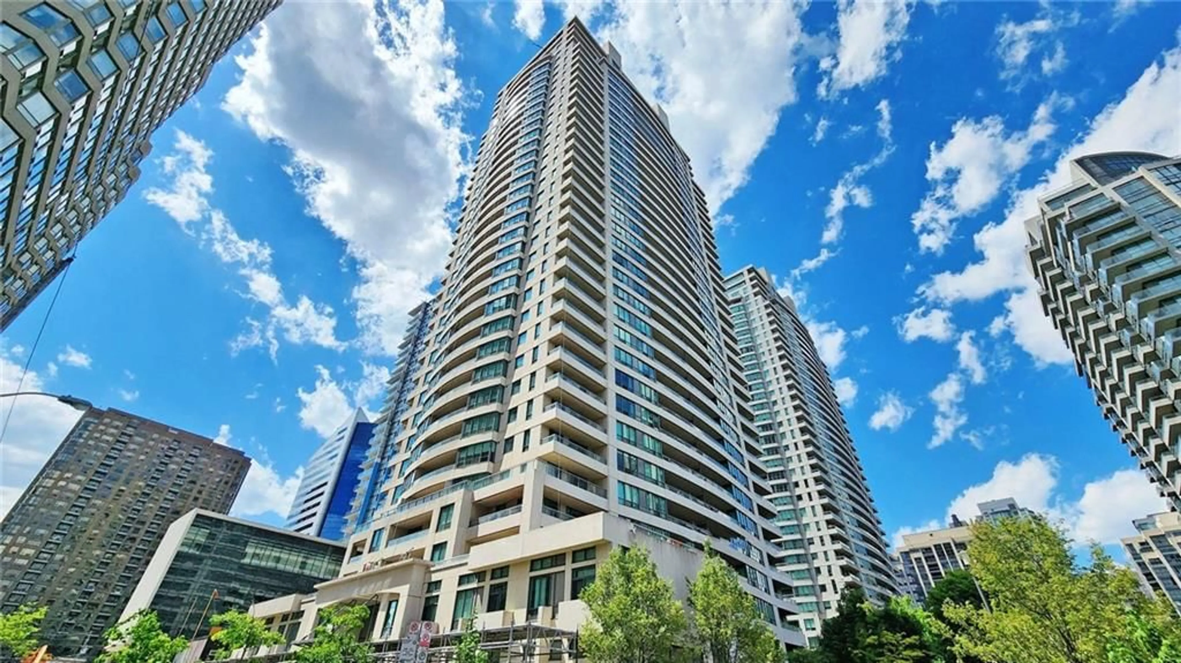 A pic from exterior of the house or condo for 18 Spring Garden Ave #811, Toronto Ontario M2N 7M2