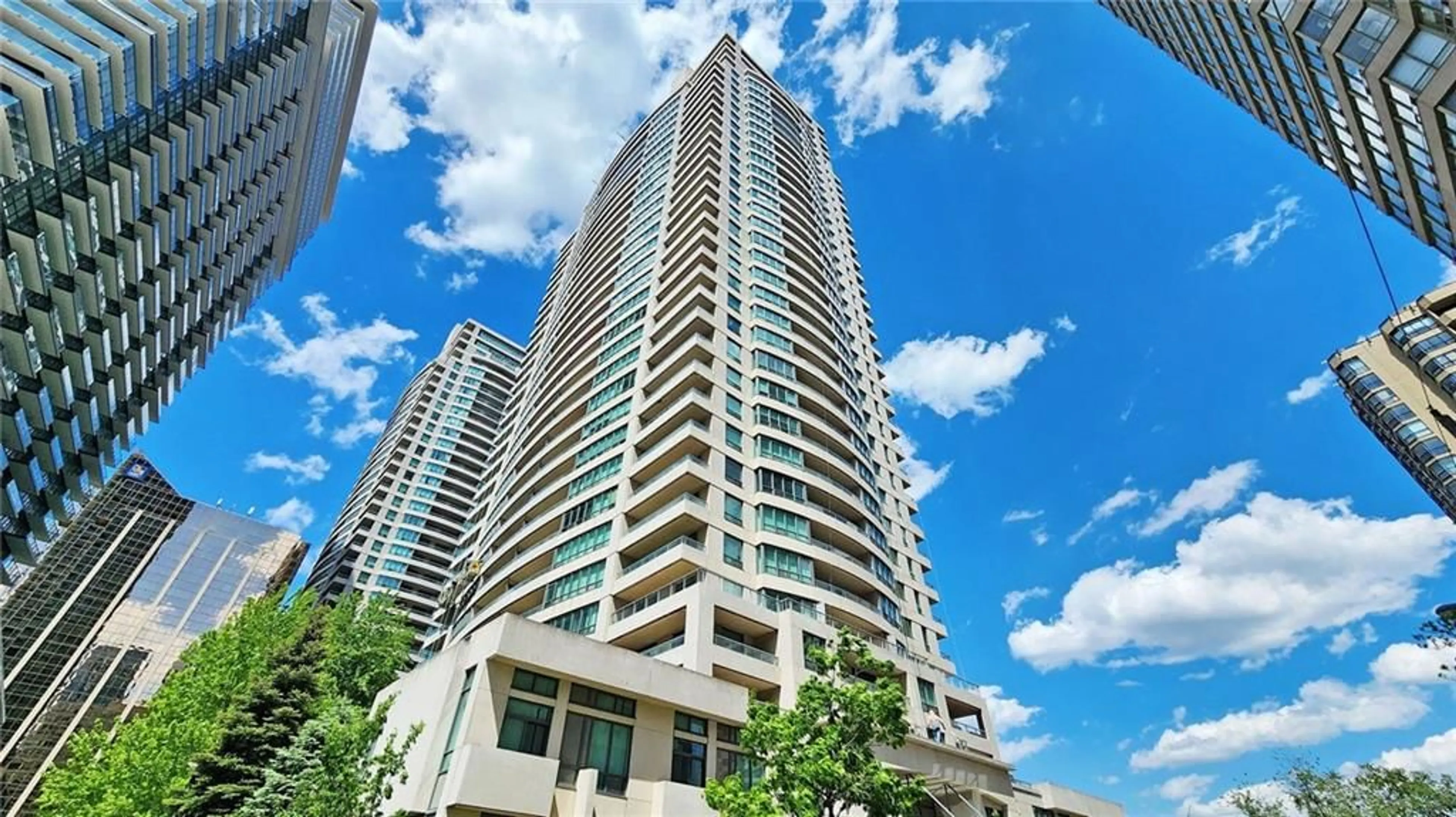 A pic from exterior of the house or condo for 18 Spring Garden Ave #811, Toronto Ontario M2N 7M2