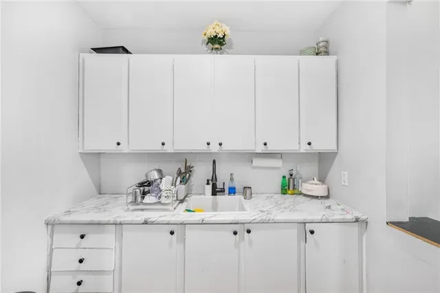 Additional image 6 of 57 Mericourt Rd Unit 302