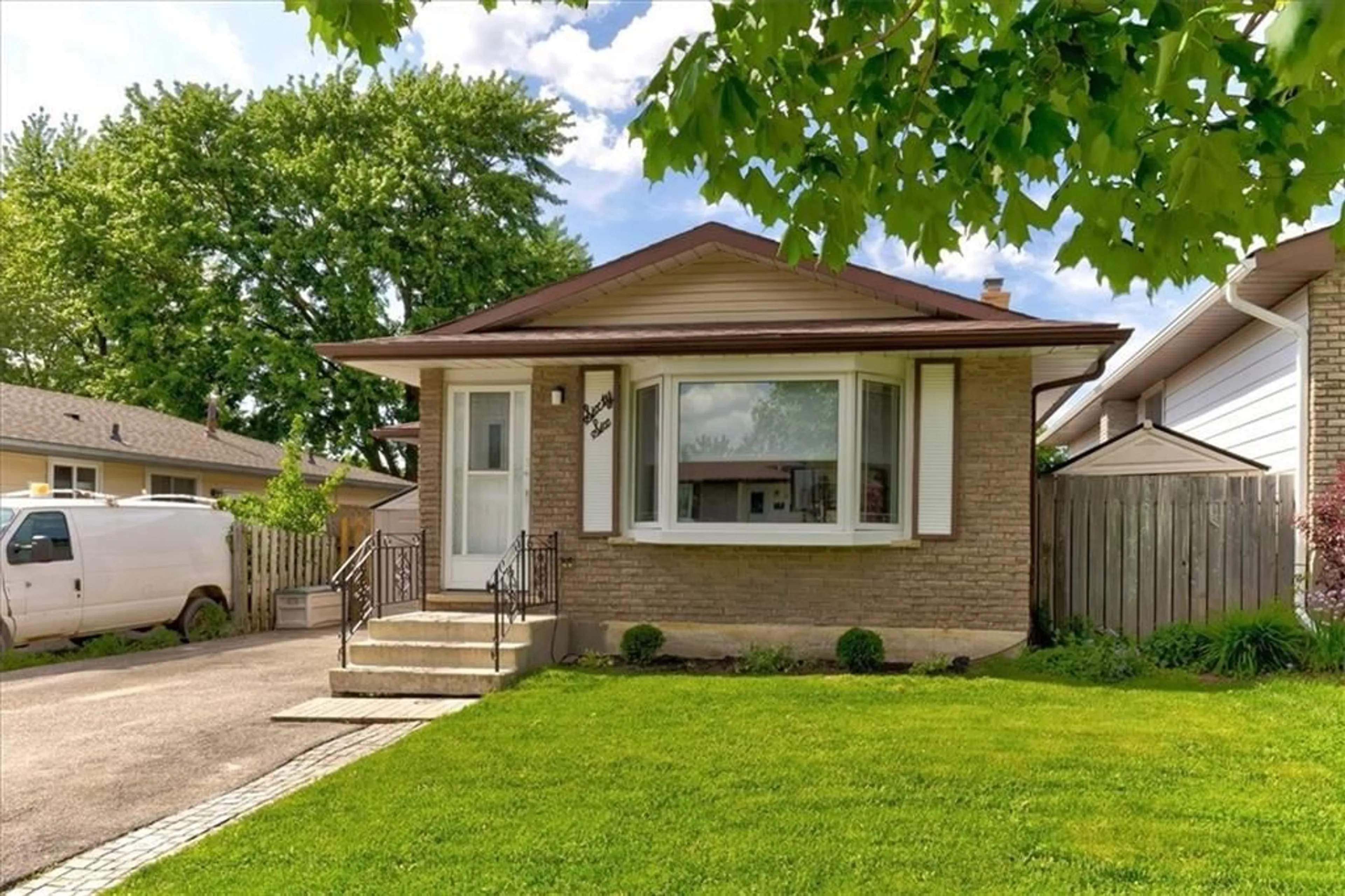 Frontside or backside of a home for 66 Silver Aspen Cres, Kitchener Ontario N2N 1J1