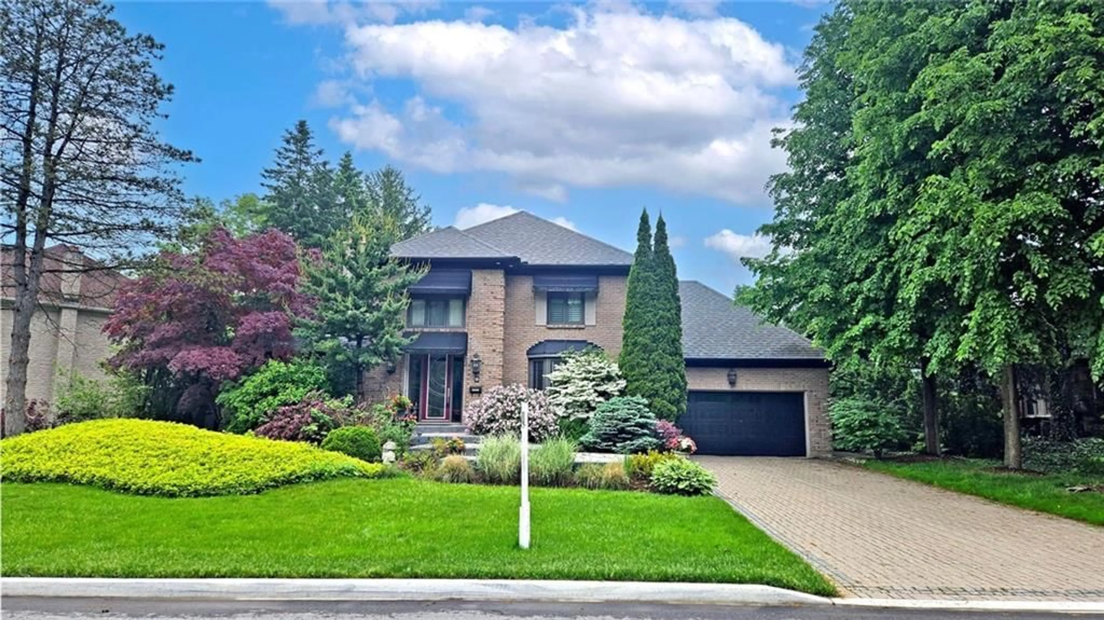 Frontside or backside of a home for 9 GOLFDALE Pl, Ancaster Ontario L9G 4A4