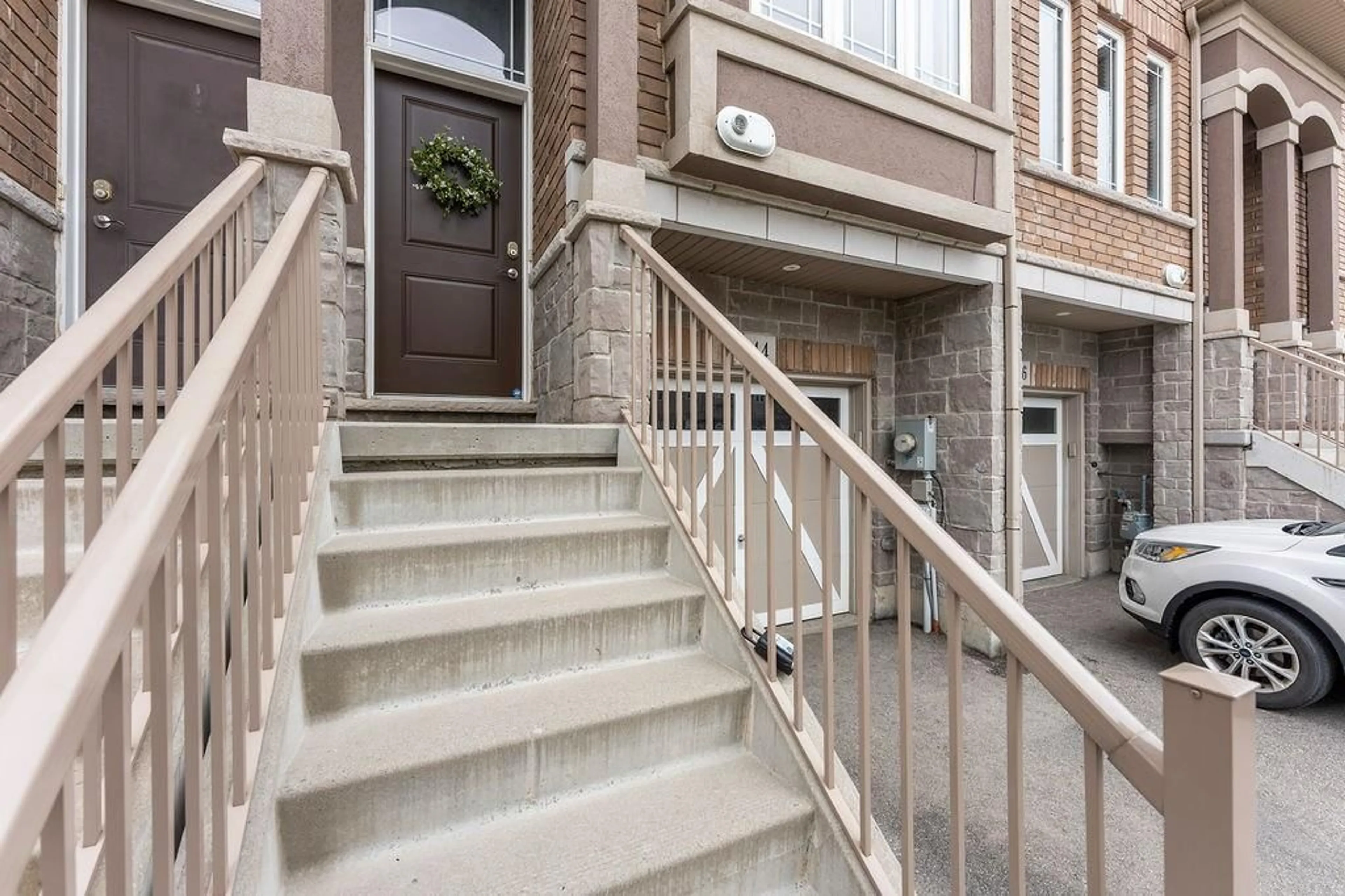 Stairs for 44 Bloom Cres, Hamilton Ontario L0R 1P0