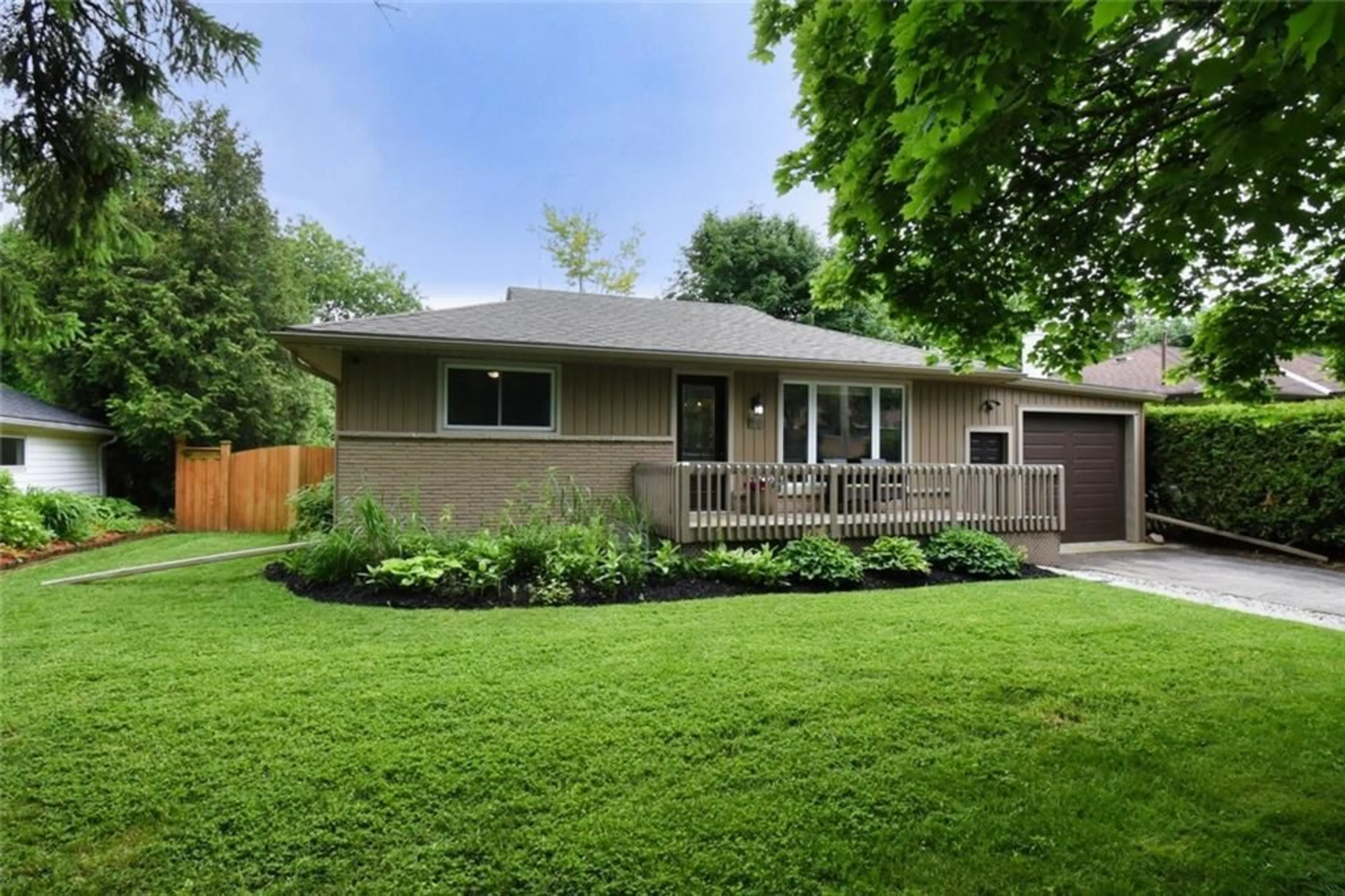 Frontside or backside of a home for 25 GERRARD Ave, Cambridge Ontario N3C 2R8