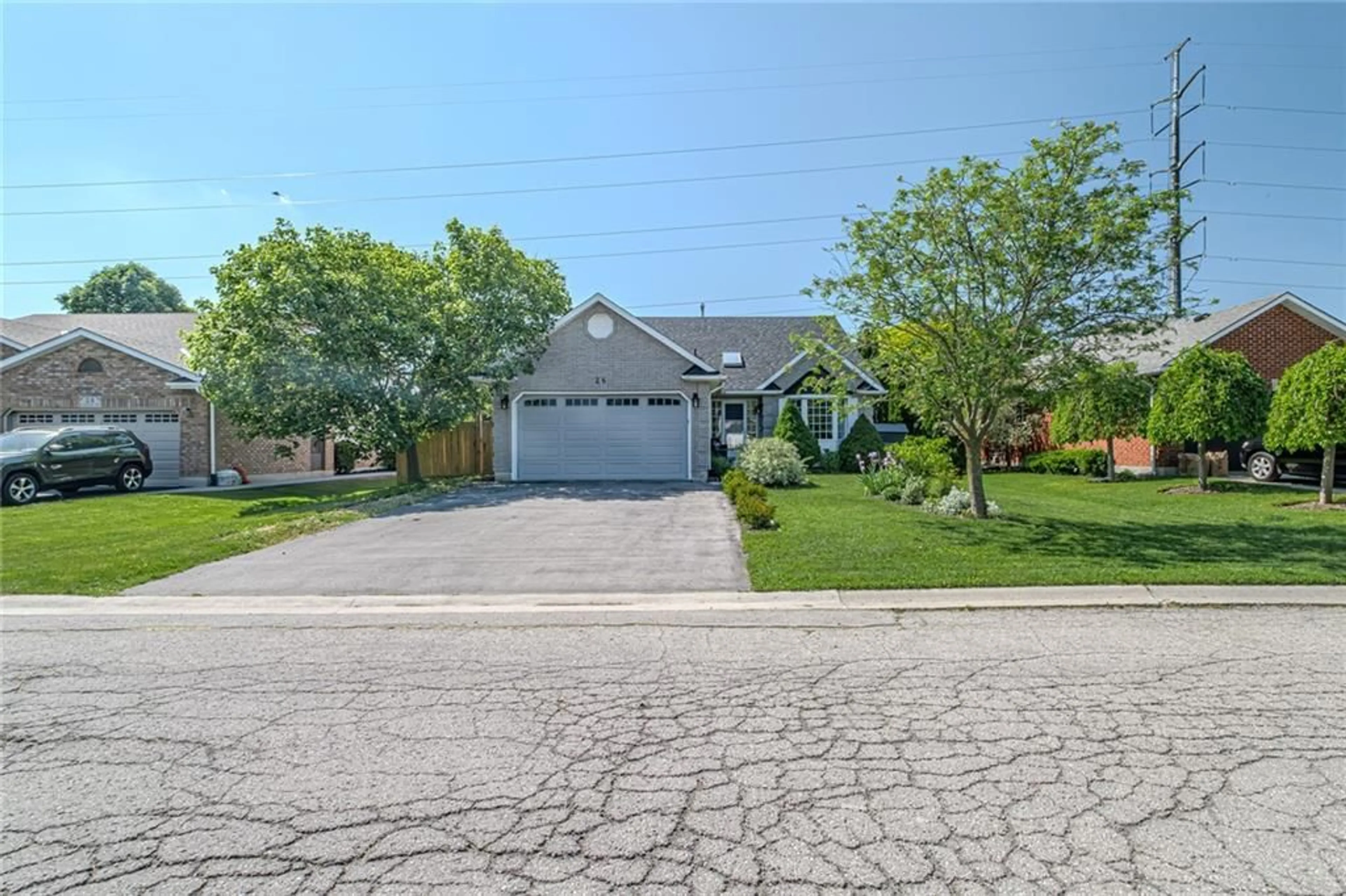 Frontside or backside of a home for 26 CLANSMAN Cres, Caledonia Ontario N3W 1H3