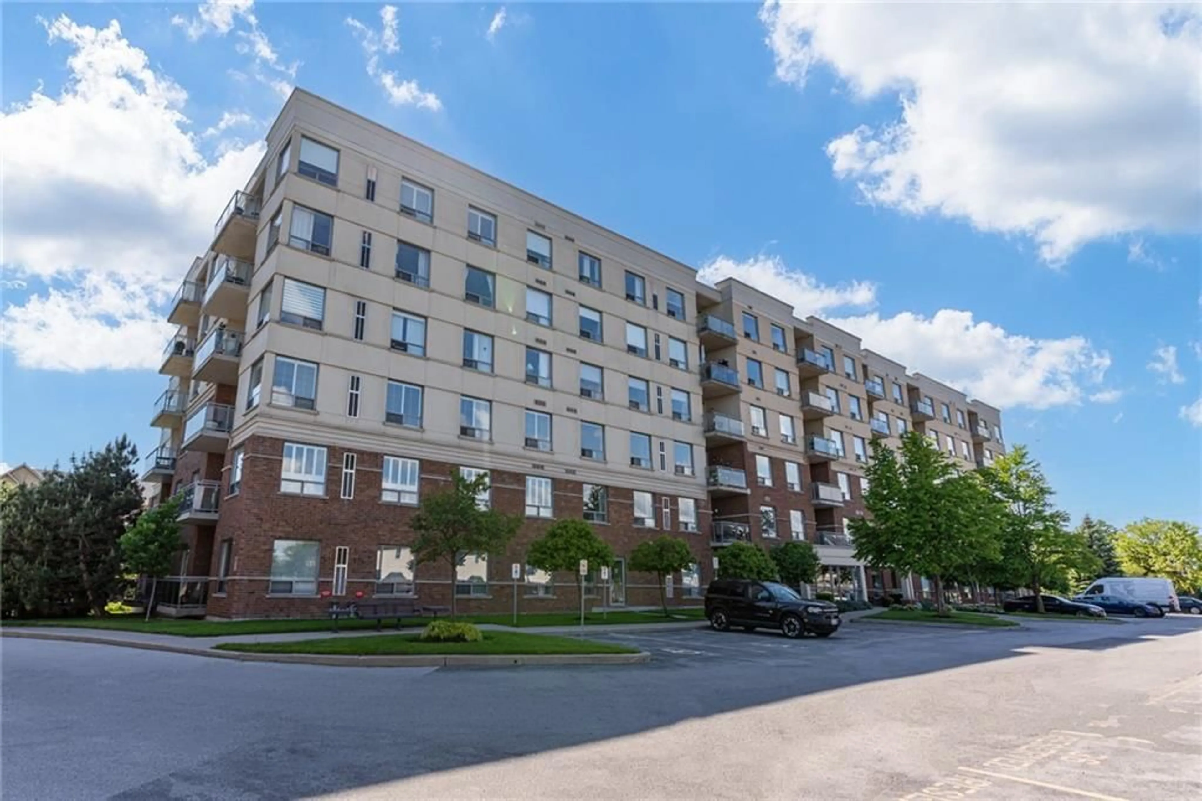 A pic from exterior of the house or condo for 5070 Fairview St #209, Burlington Ontario L7L 0B8