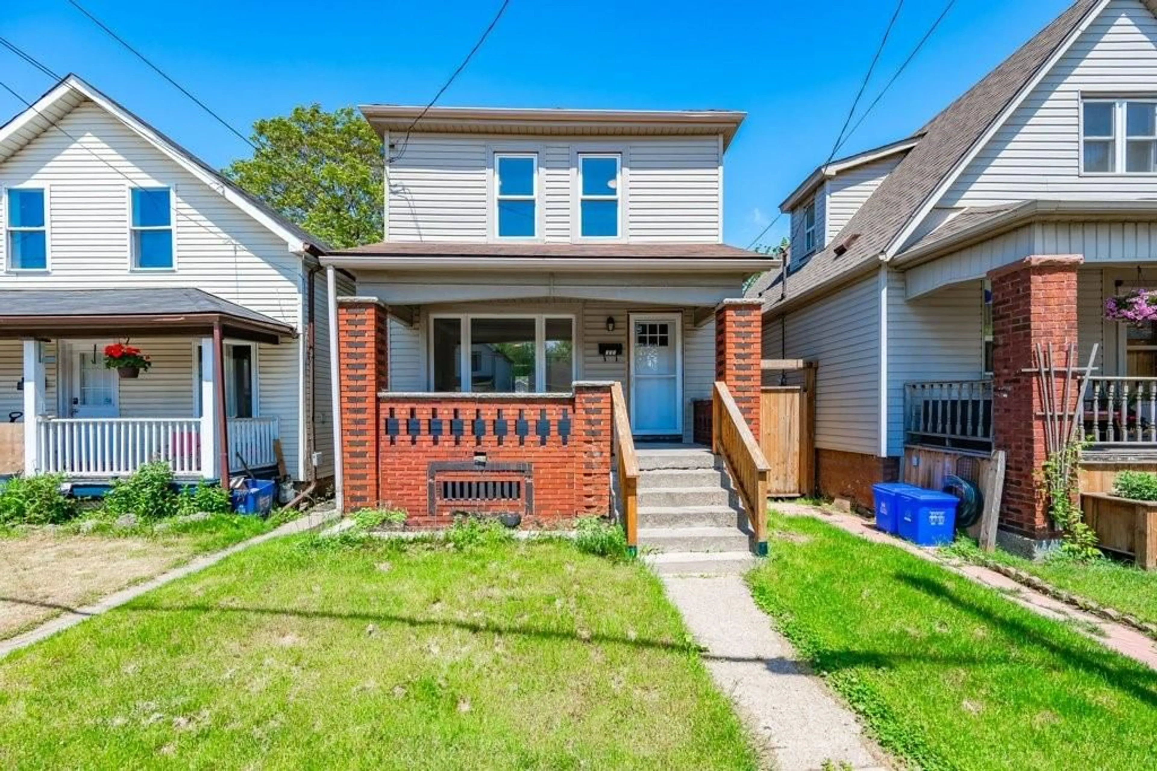 Frontside or backside of a home for 177 BEACH Rd, Hamilton Ontario L8L 4A6