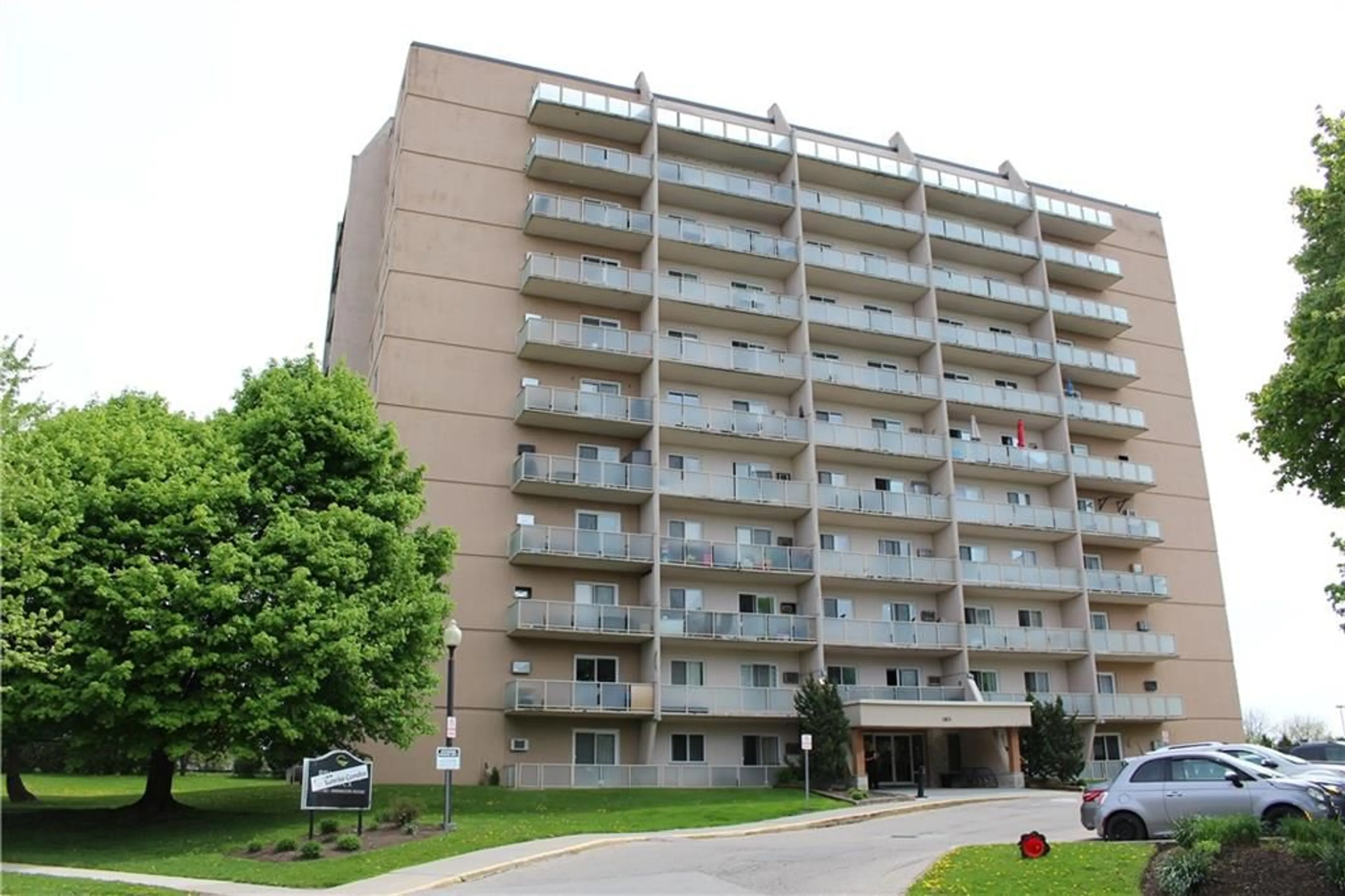 A pic from exterior of the house or condo for 583 MORNINGTON Ave #110, London Ontario N5Y 3E9