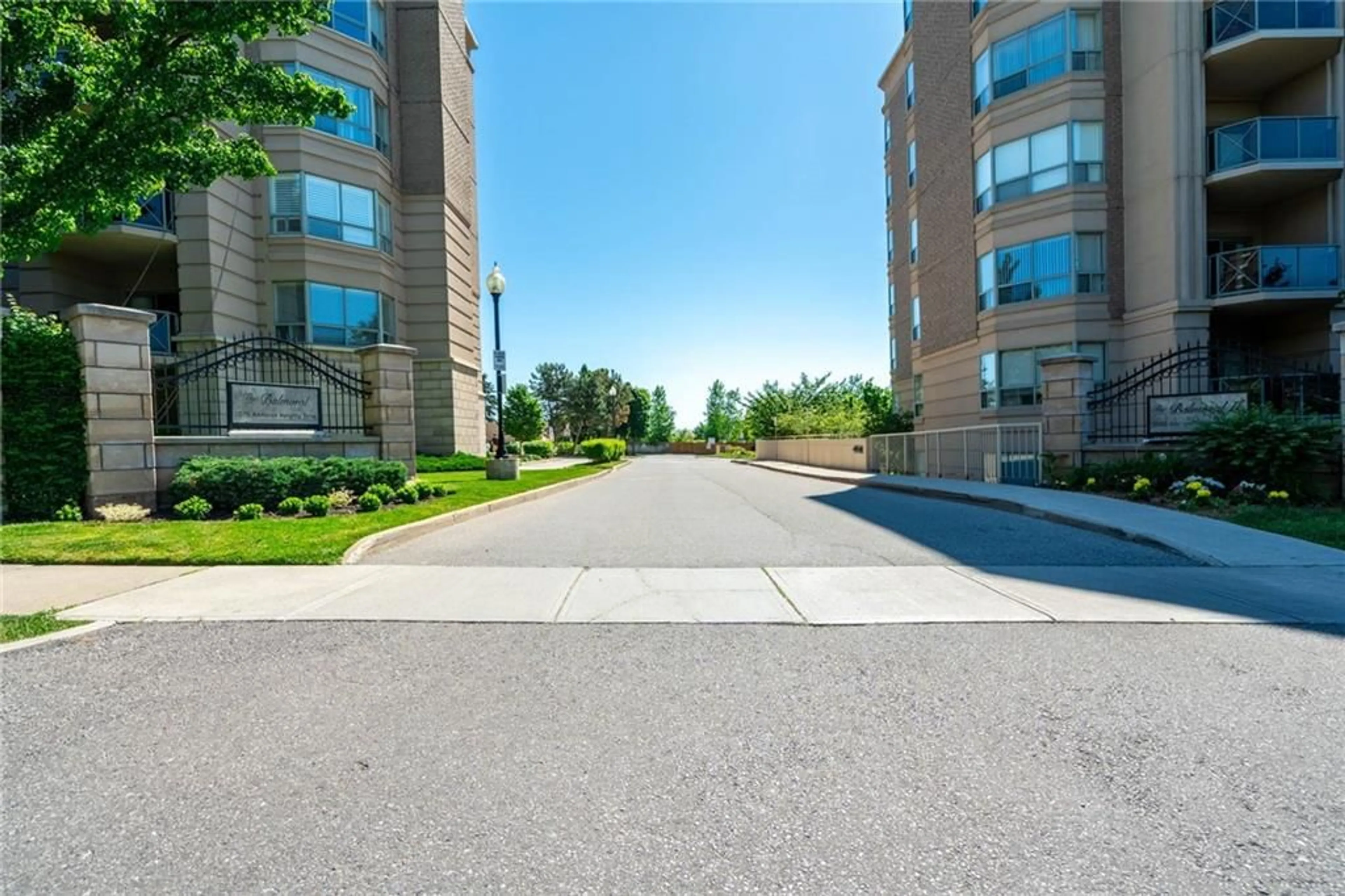 A pic from exterior of the house or condo for 2075 Amherst Heights Dr #208, Burlington Ontario L7P 5B8