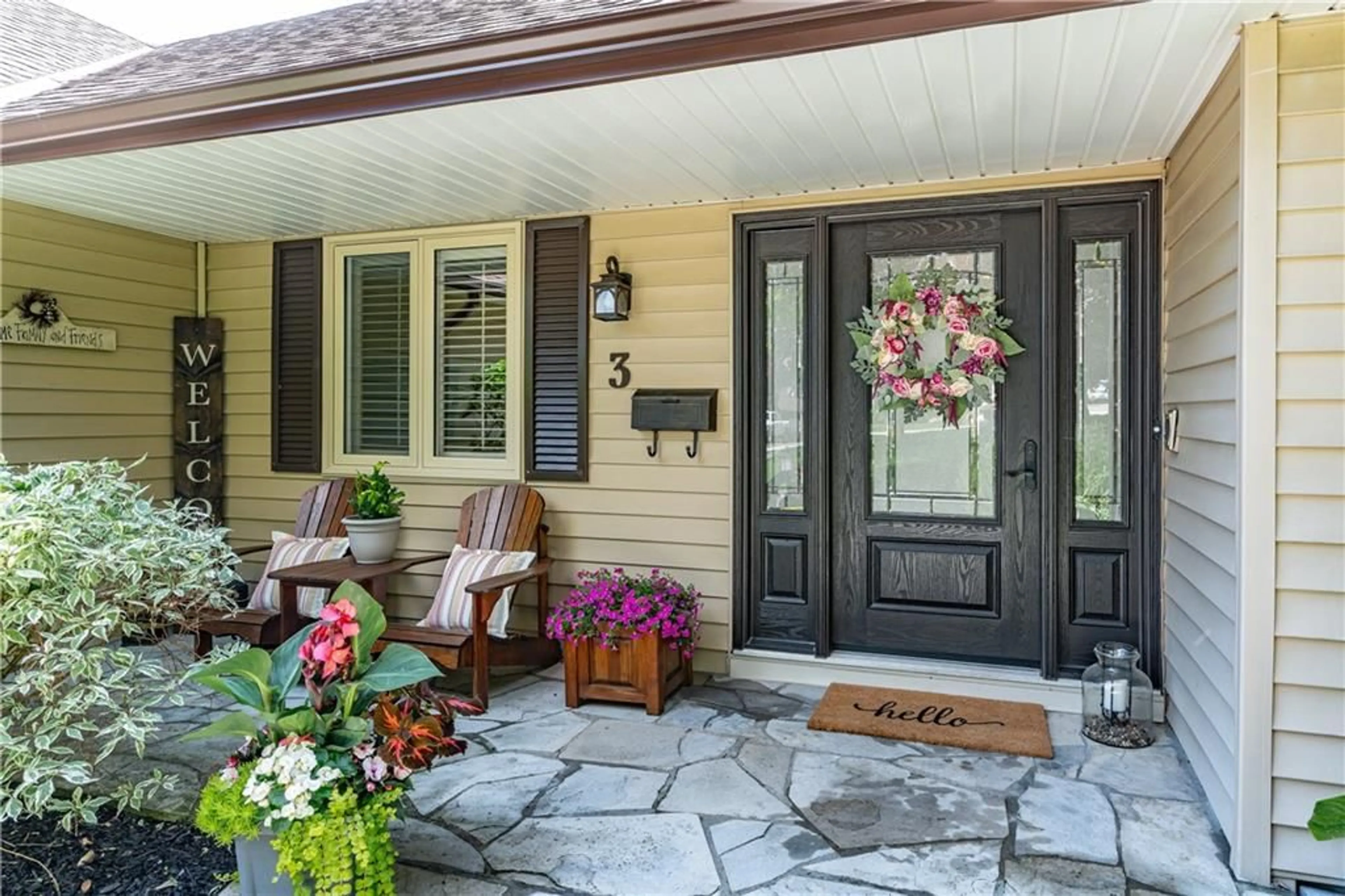 Indoor entryway for 3 Mays Cres, Waterdown Ontario L8B 0G4